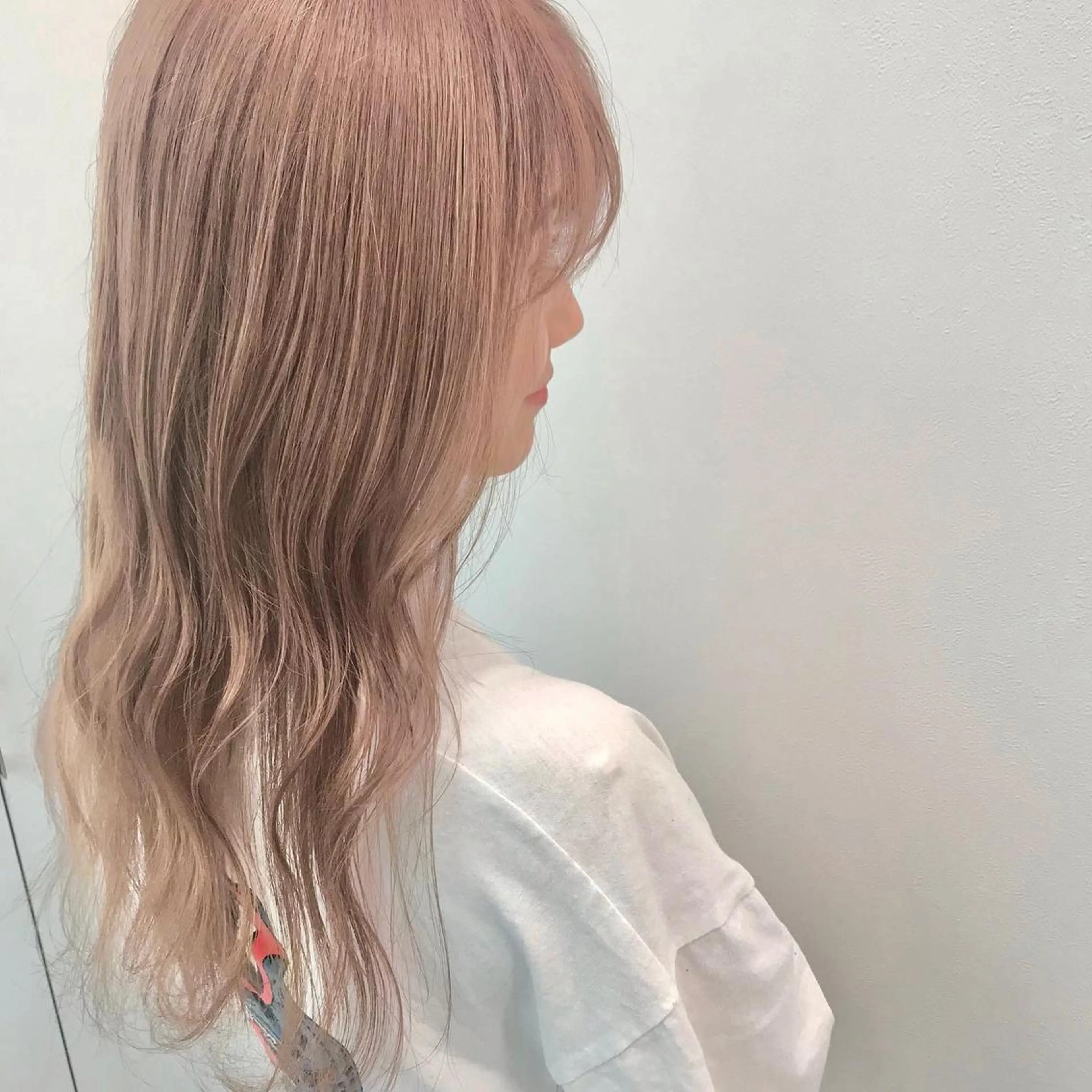 ロング カラー 🪄池袋ハイトーン 🪄ブリーチカラーのヘアスタイル