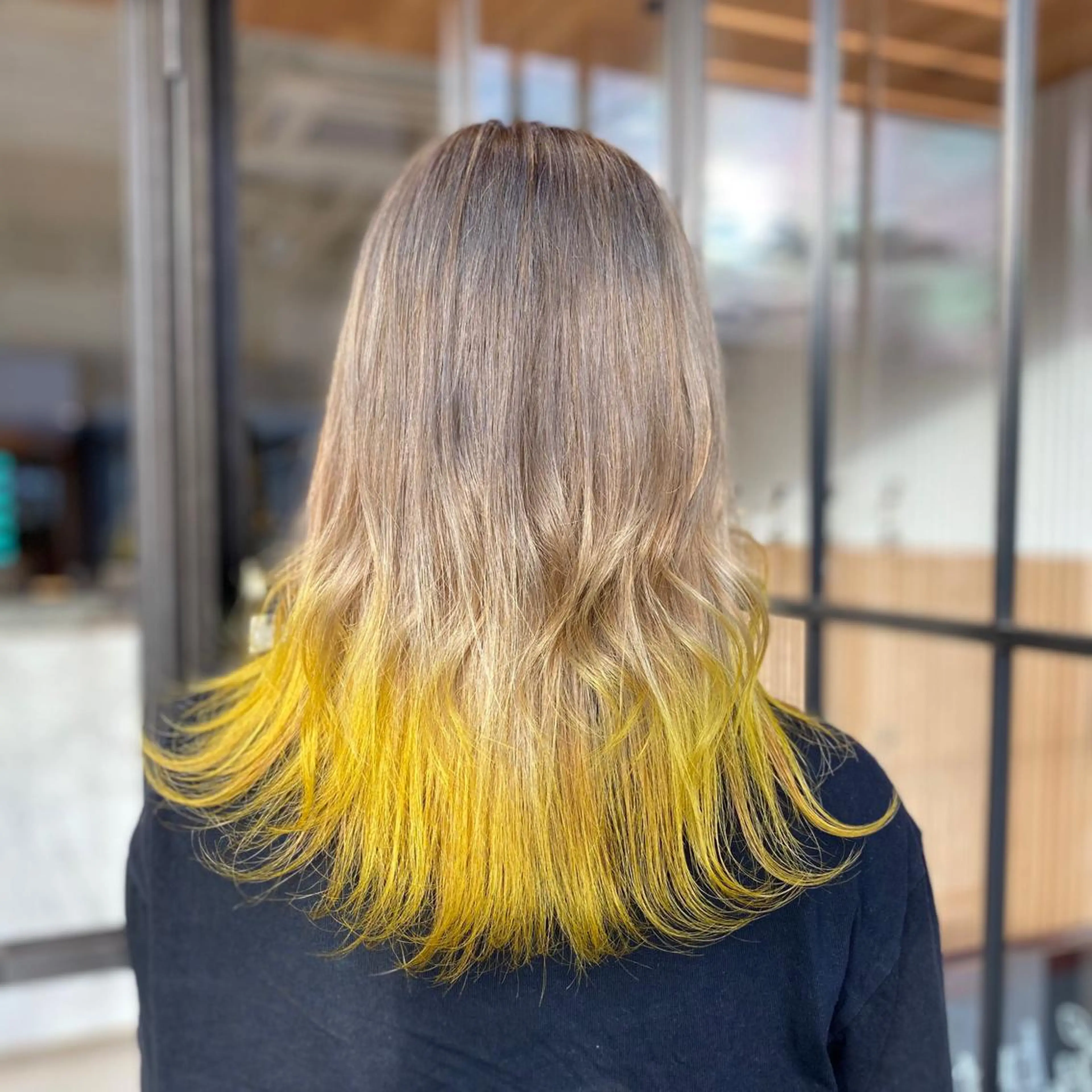 セミロング カラー デザインカラー グラデーションカラー イエローカラー カット ヘアカラー Radix所属・ボブ/ハイトーン 福生Radix 下田のヘアスタイル