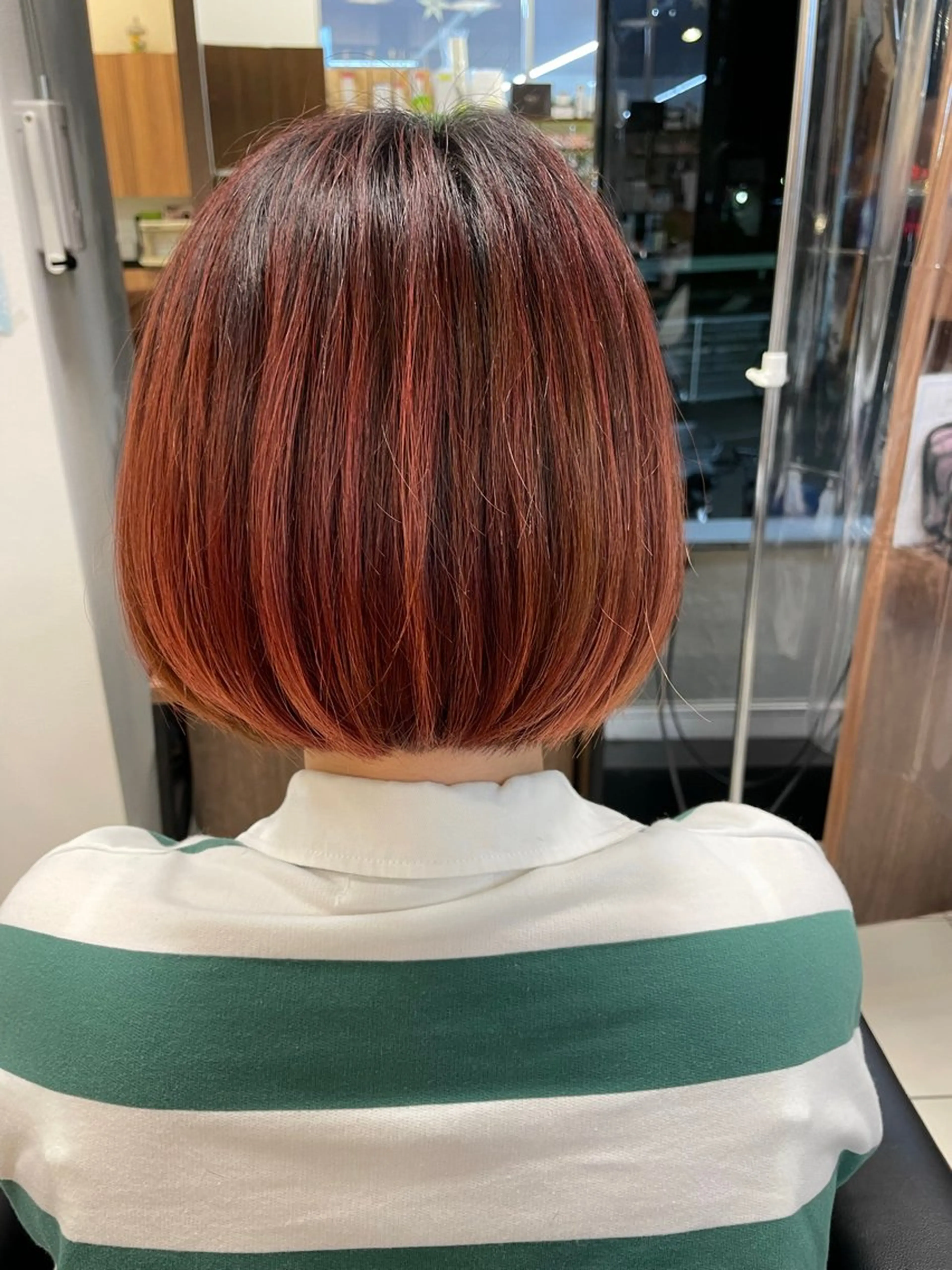 ミディアム カラー ボブ jouir_ yukiのヘアスタイル