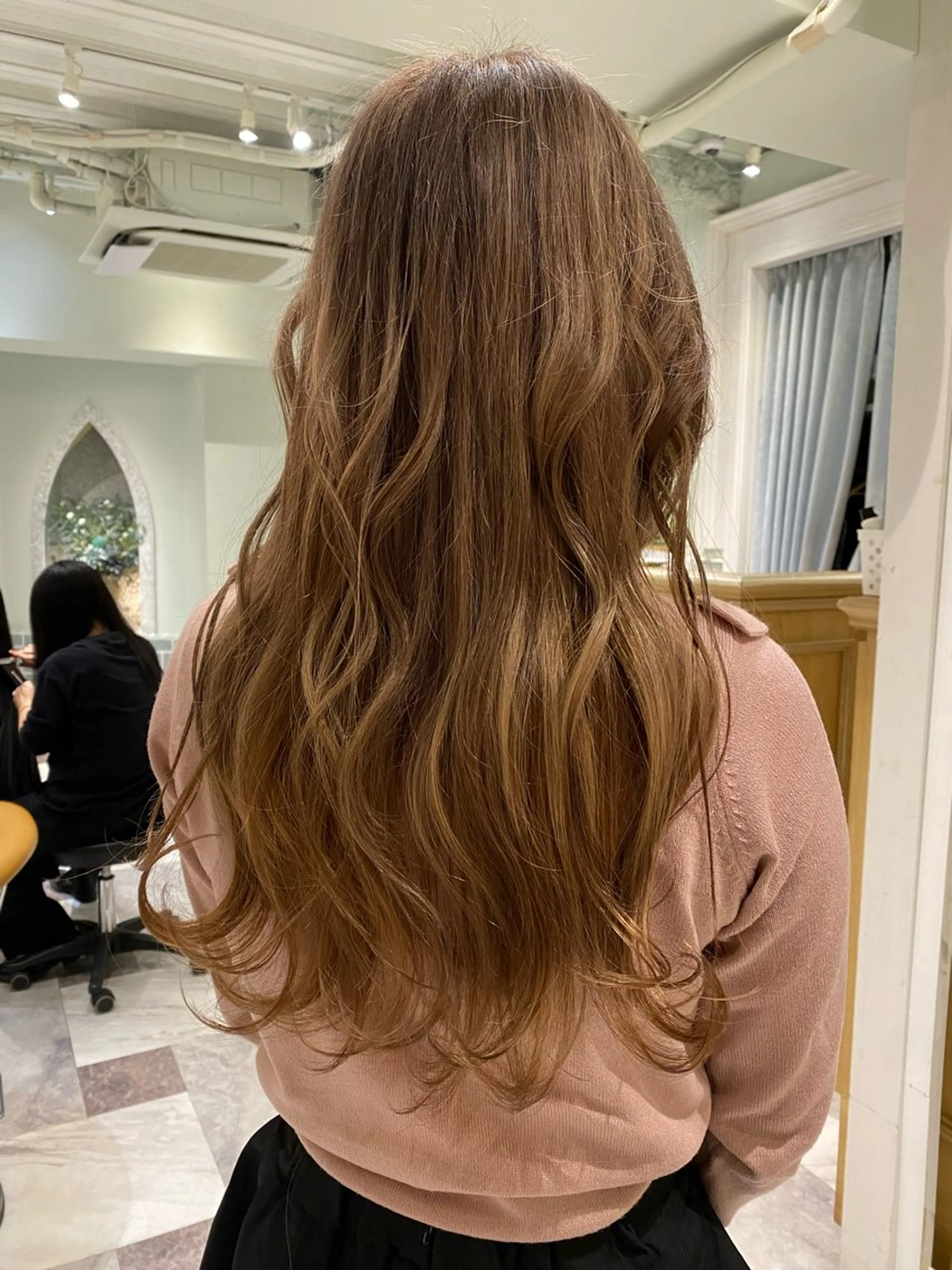 ロング ボブ ハイライト 髪質改善 ヘアカラー トリートメント 栄ハイトーン/ ベージュカラー中園薪のヘアスタイル