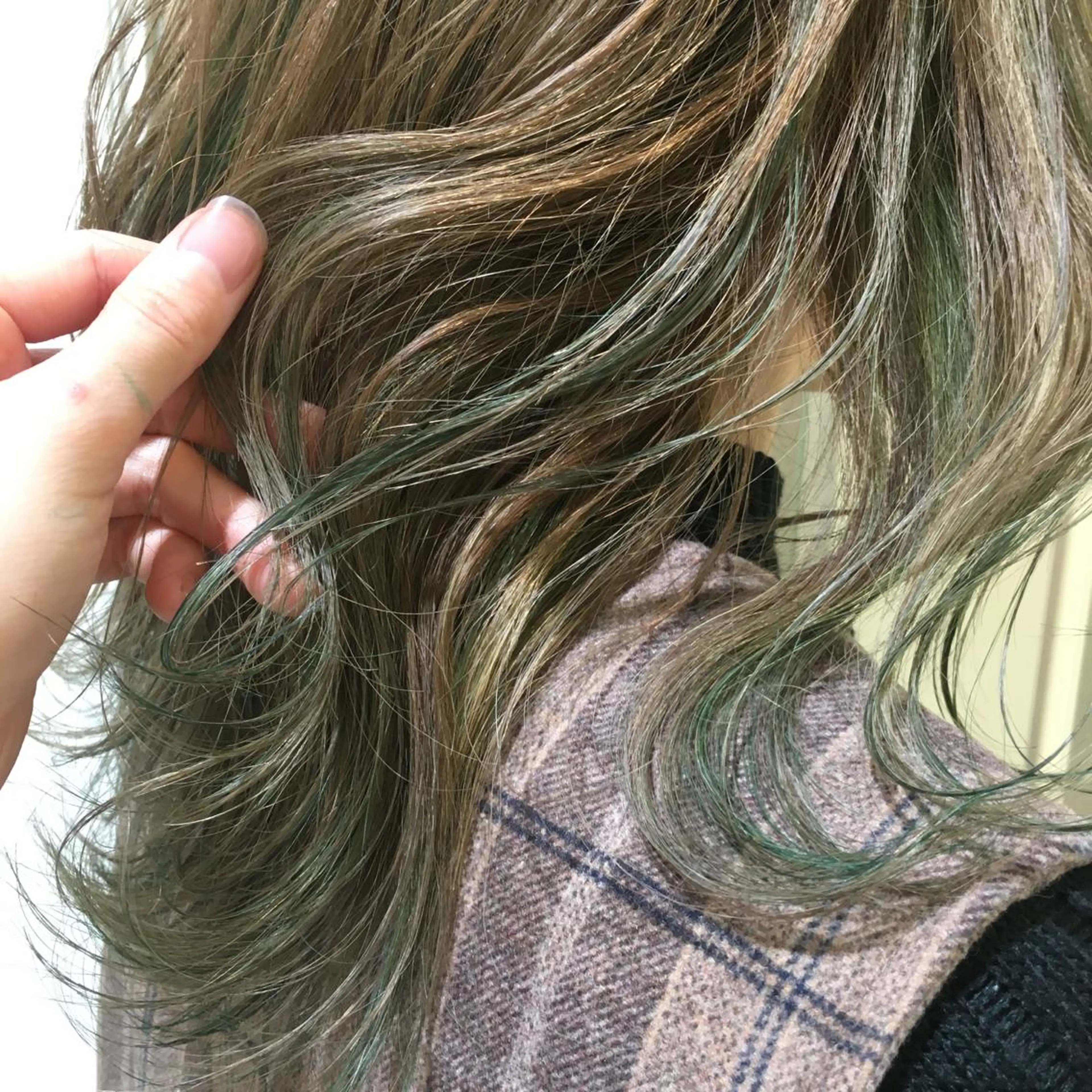 セミロング カラー 加藤 あやみのヘアスタイル