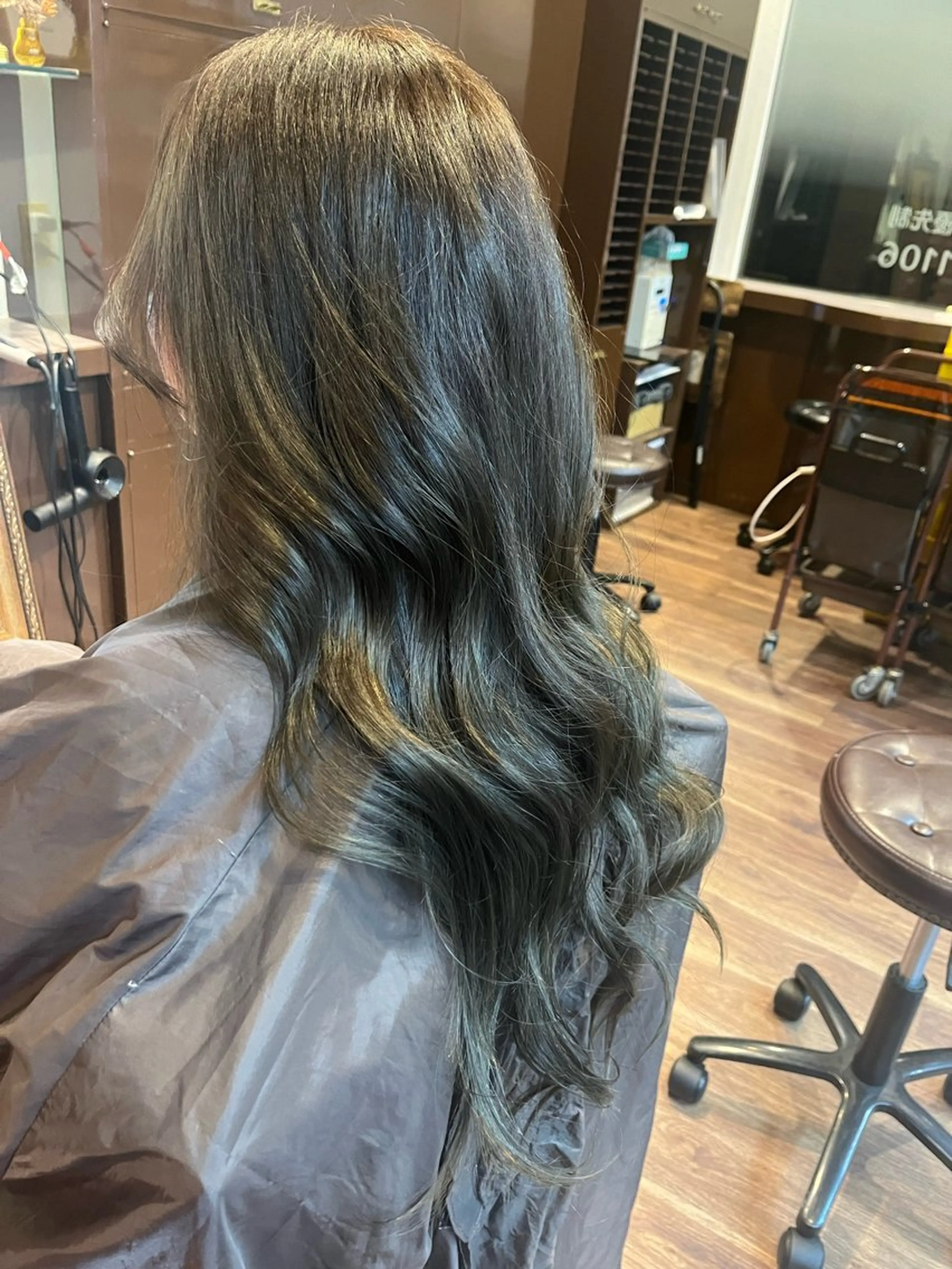 ロング カラー 谷口 瑠南のヘアスタイル