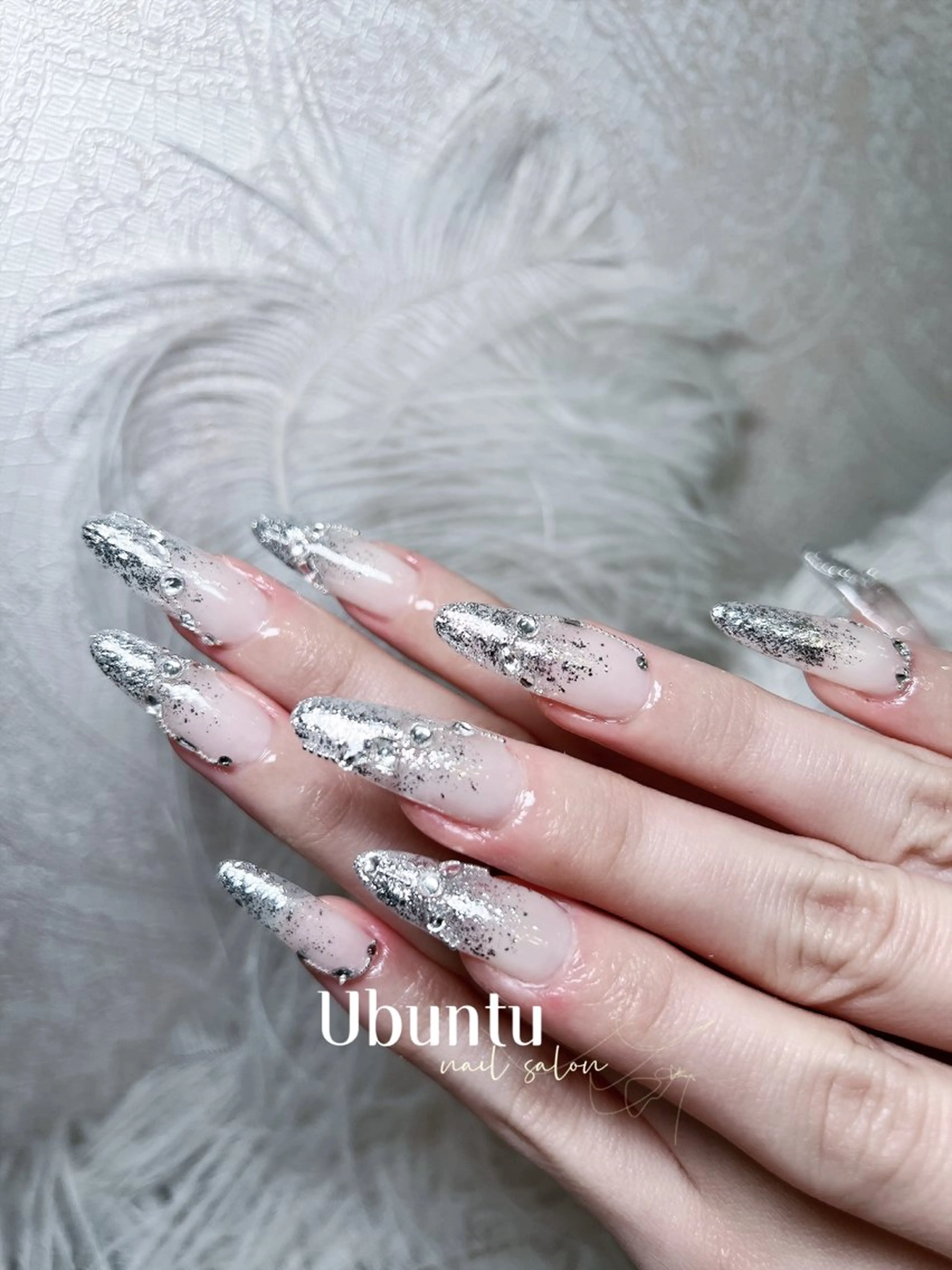 ネイル ワンホンネイル ハンドネイル Ubuntu🎀 ネイルサロン✨のネイルデザイン
