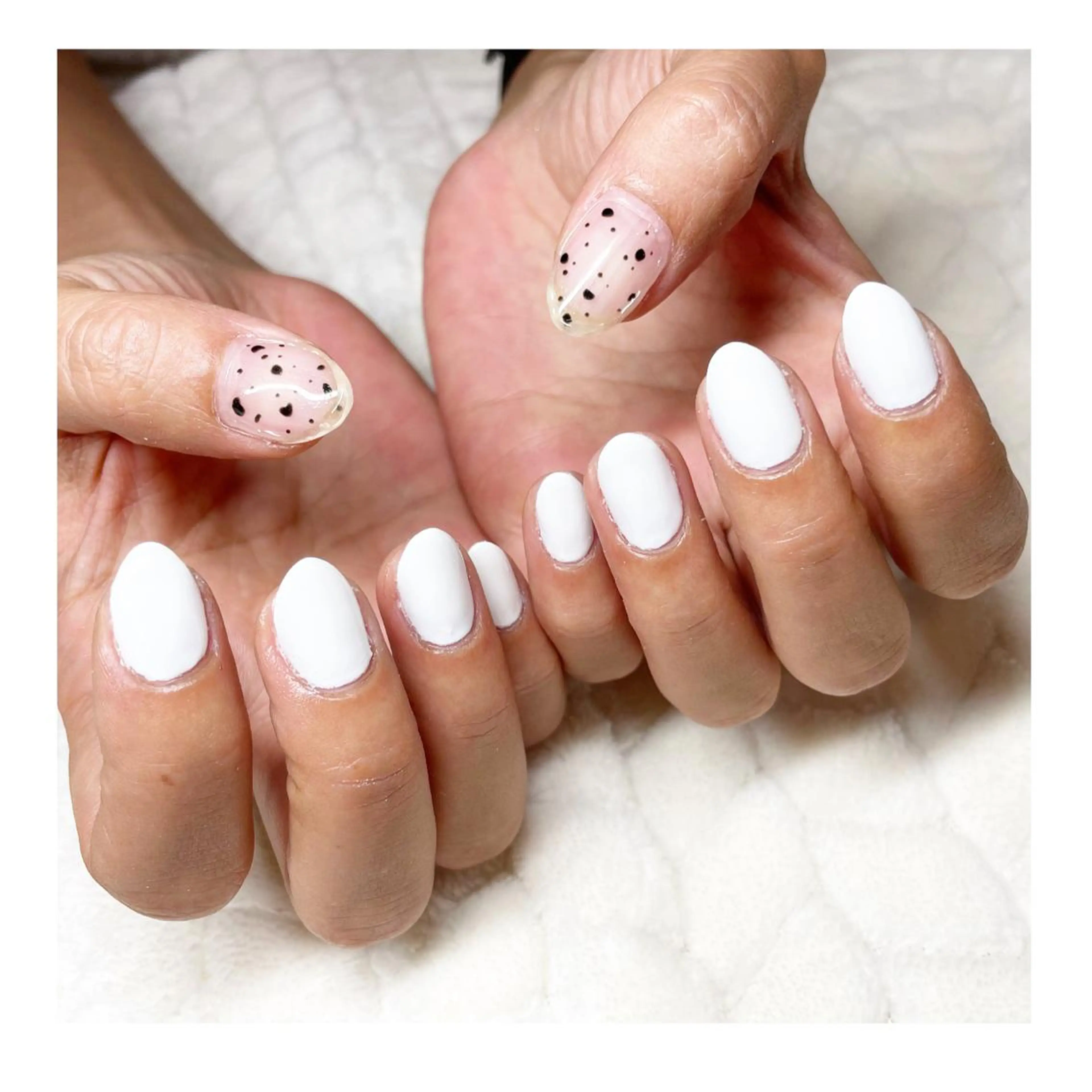 ネイル アートネイル ジェルネイル シンプルネイル ホワイト ハンドネイル LaLa Peach 福岡のマツエク・マツパデザイン