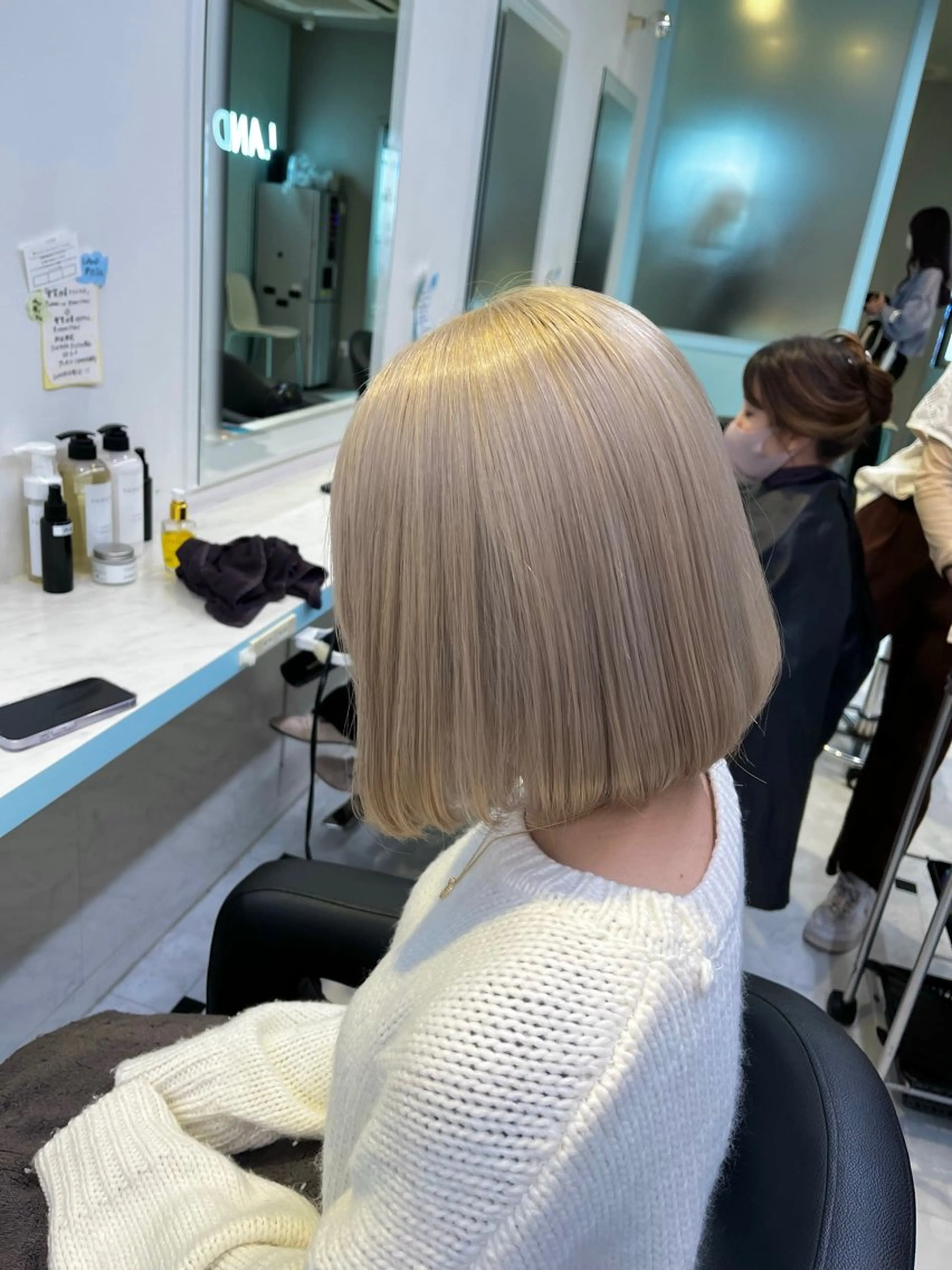 ショート カラー ヘアカラー トリートメント ブリーチカラー 🩵MIZUKIのヘアスタイル