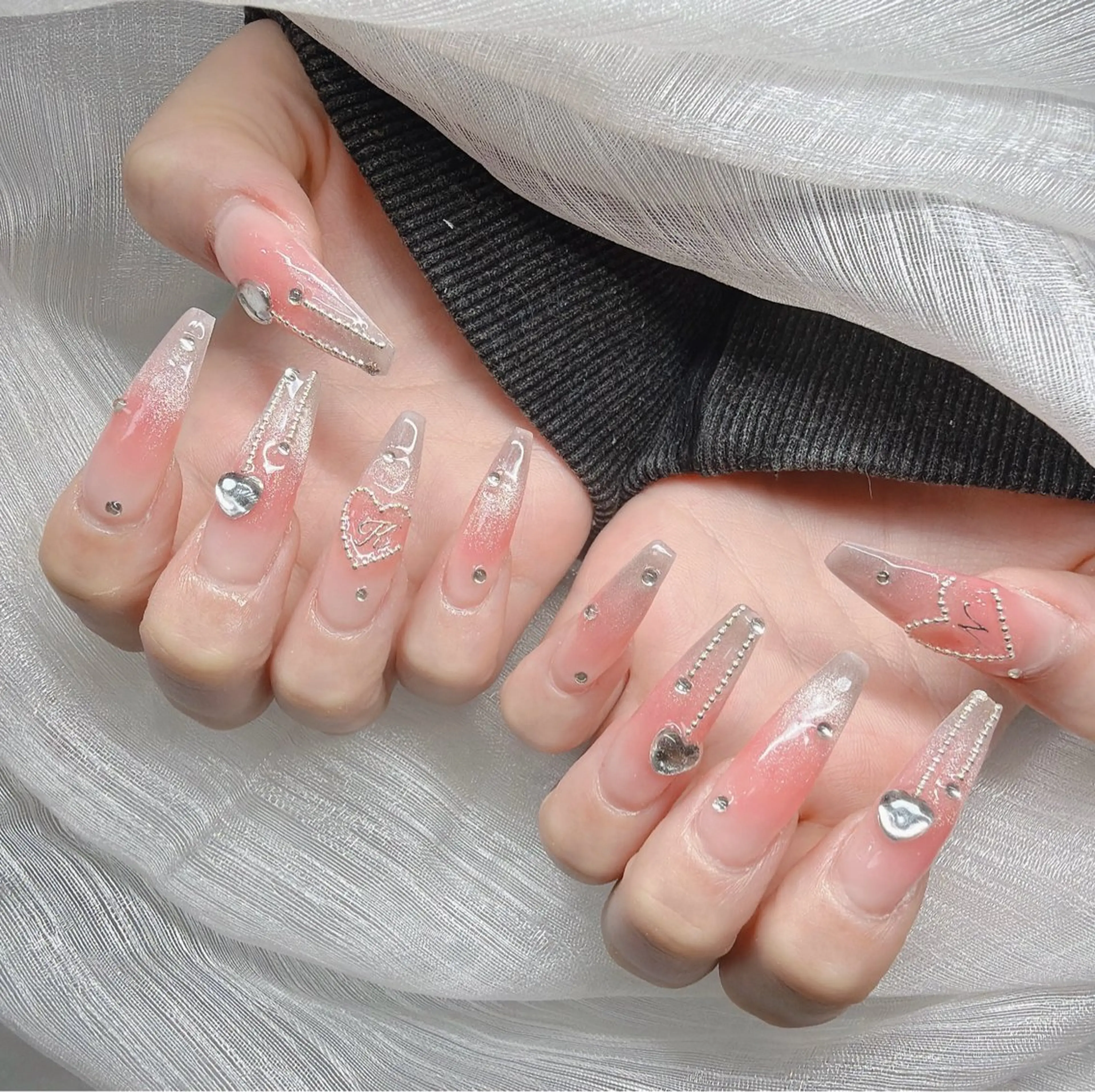 ネイル 長さ出し グラデーション 卒業式 キラキラネイル マグネットネイル ハンドネイル Lee Nailsのネイルデザイン