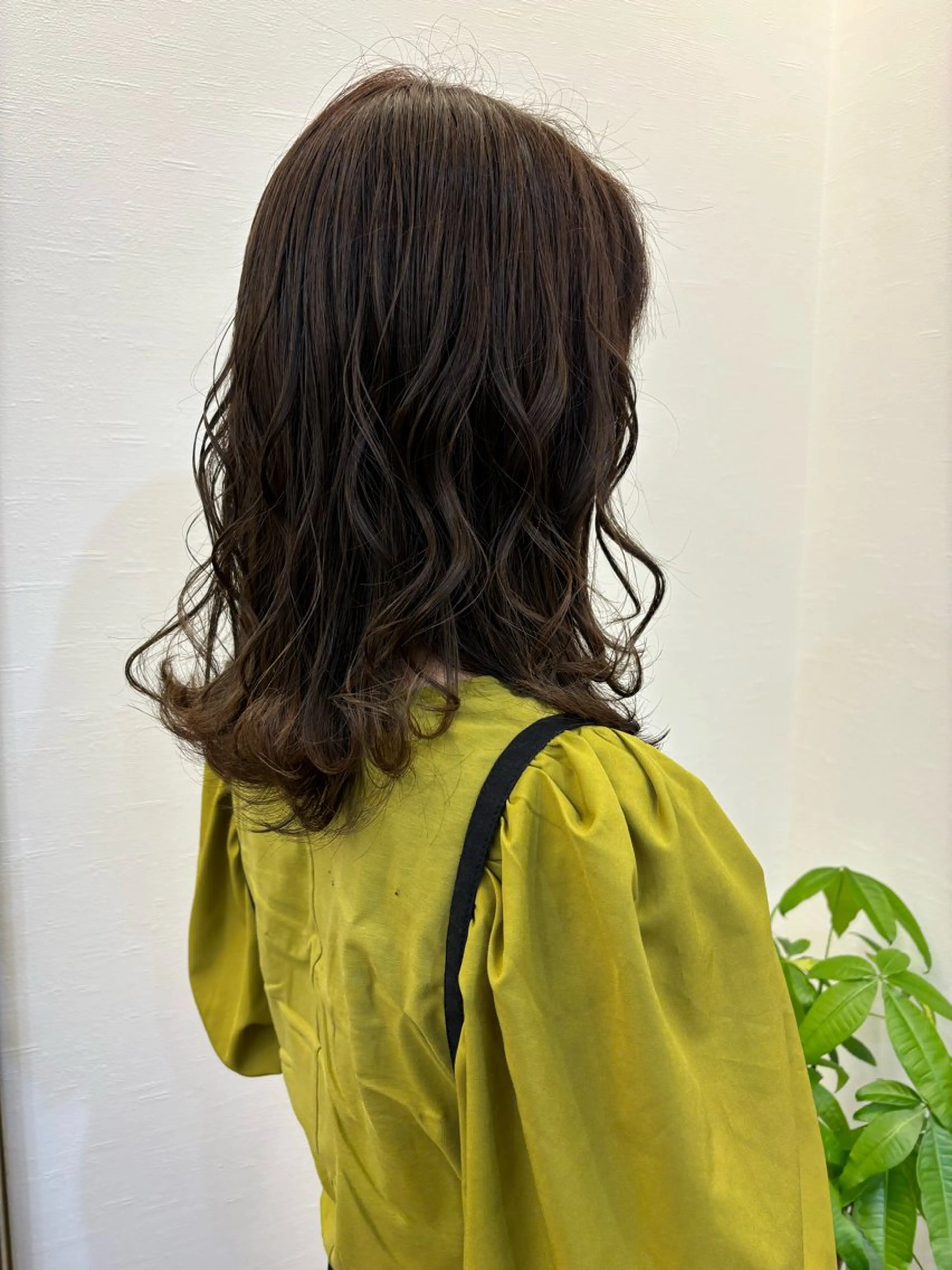 カラー ツノガイ エリのヘアスタイル