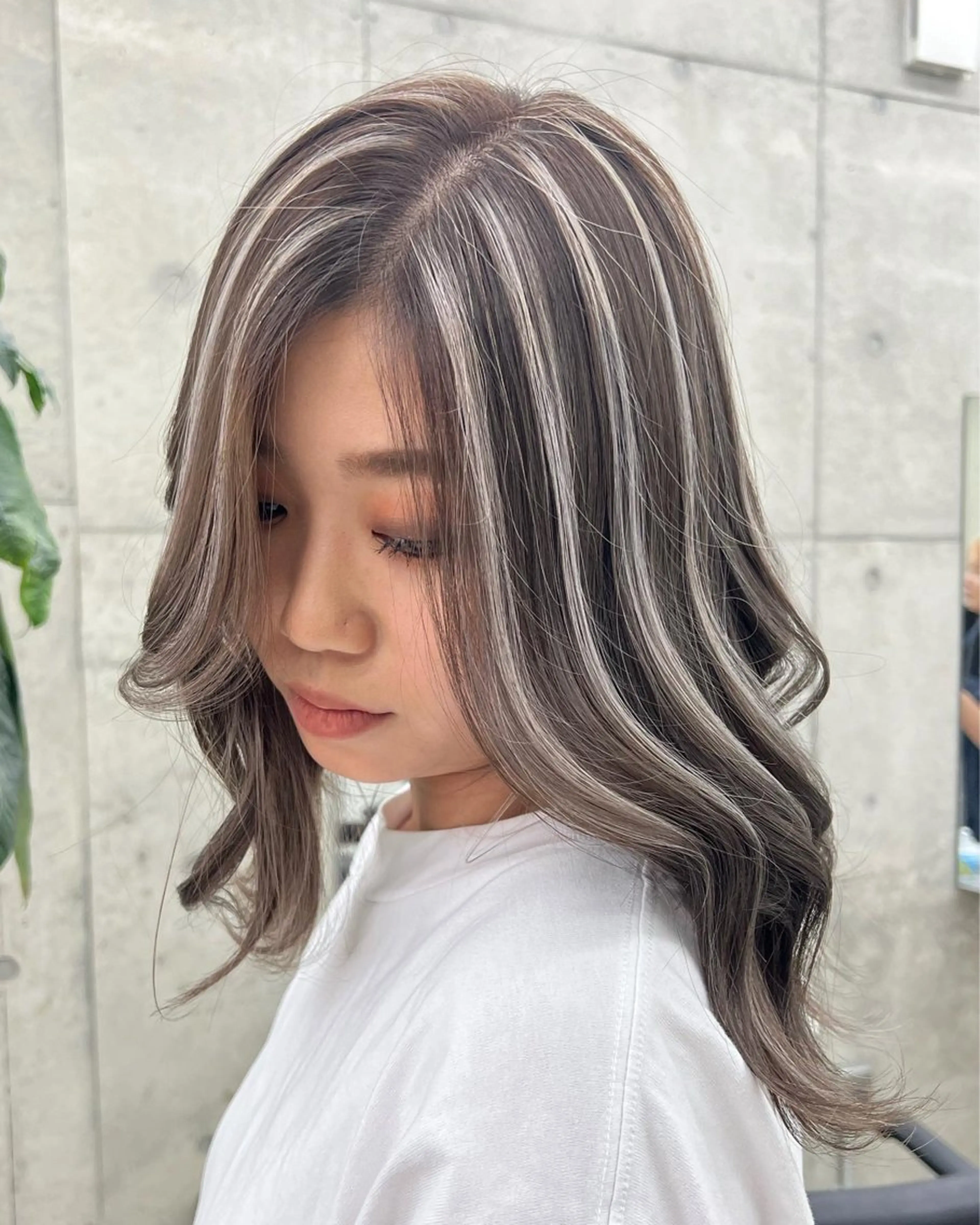 ミディアム 中川 来紀のヘアスタイル