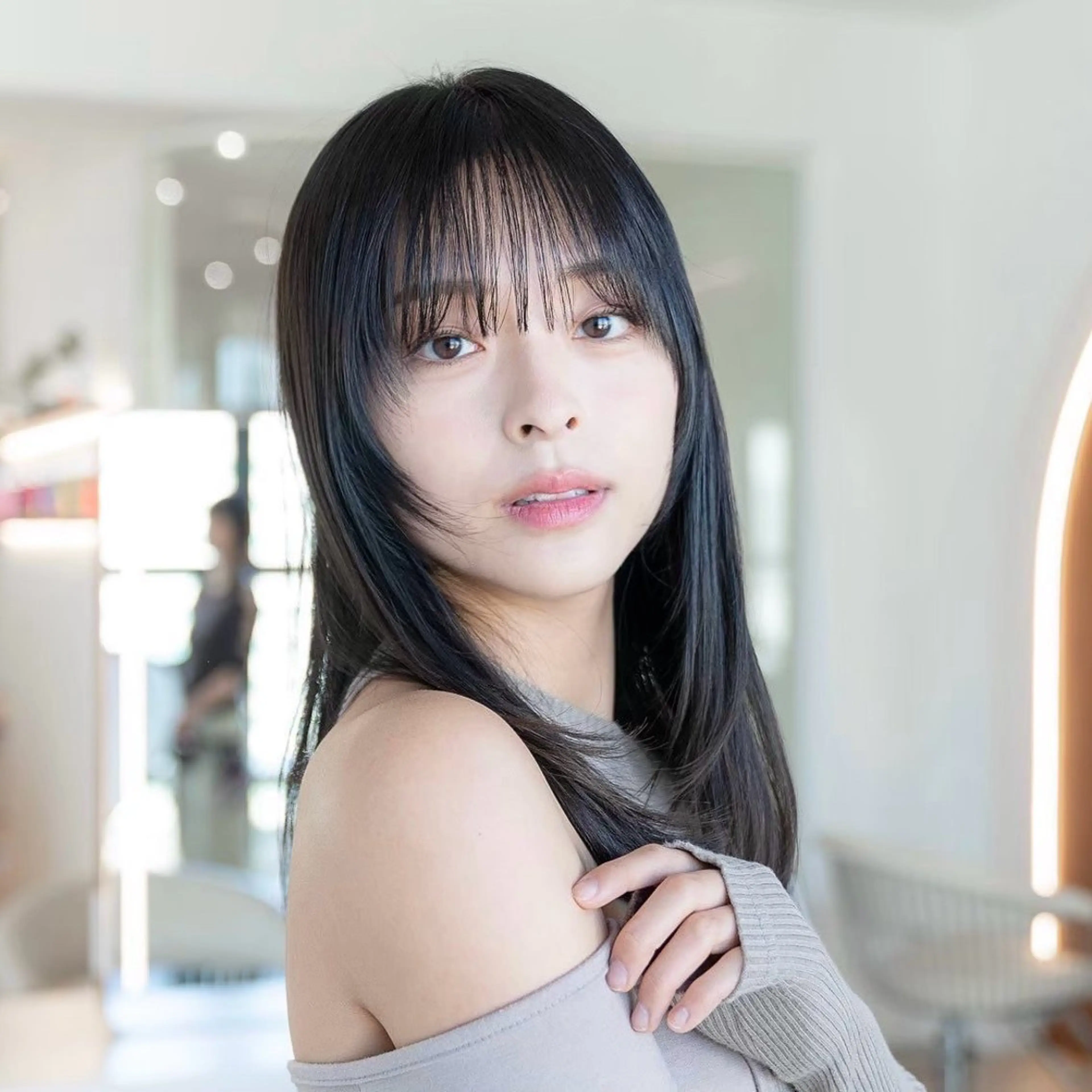 セミロング ボブ 顔まわりレイヤー 顔周りカット ハッシュカット 髪質改善 原宿/韓国/髪質改善 /レイヤー/ボブのヘアスタイル