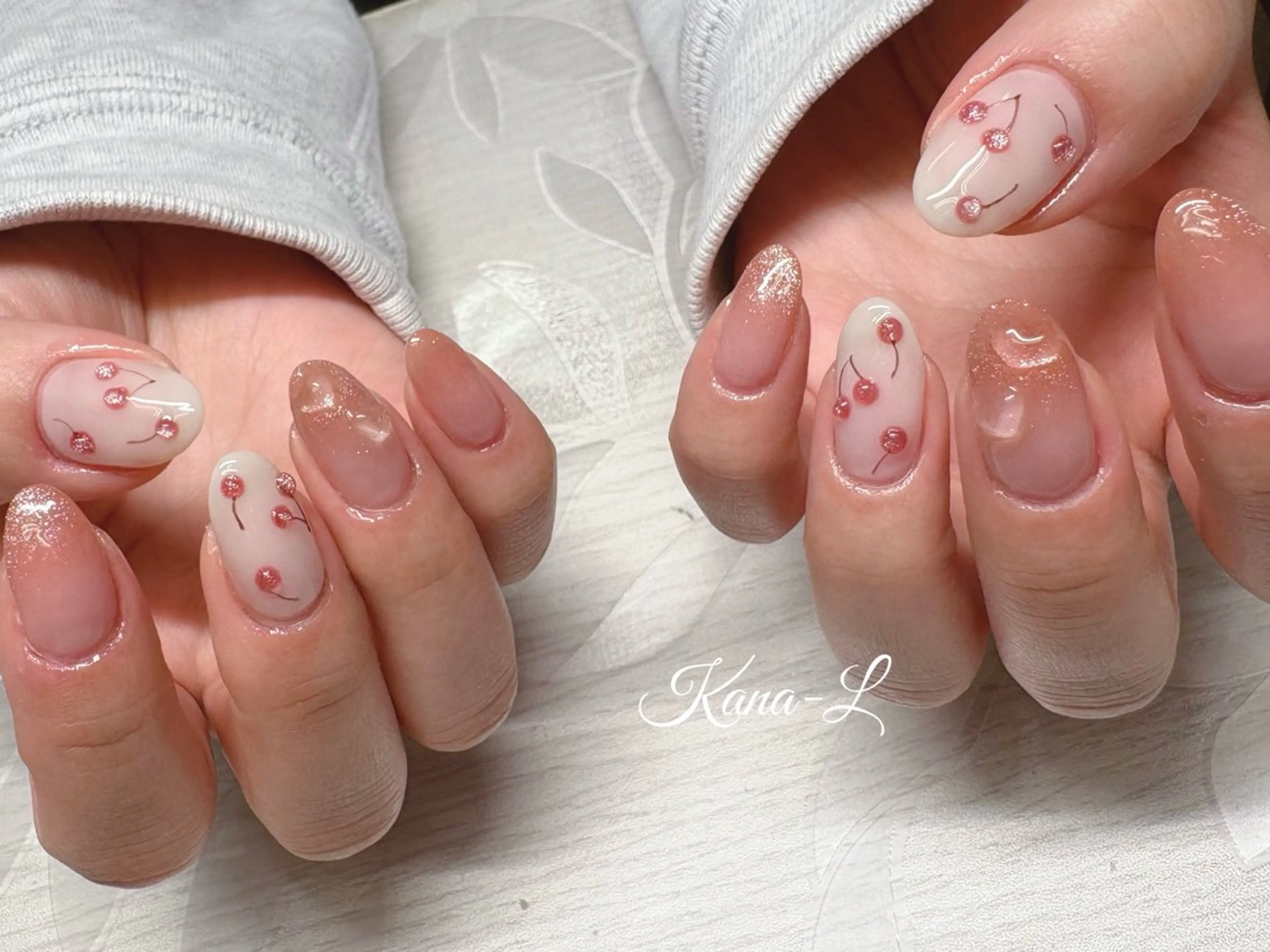 ネイル 芦辺 香奈のネイルデザイン