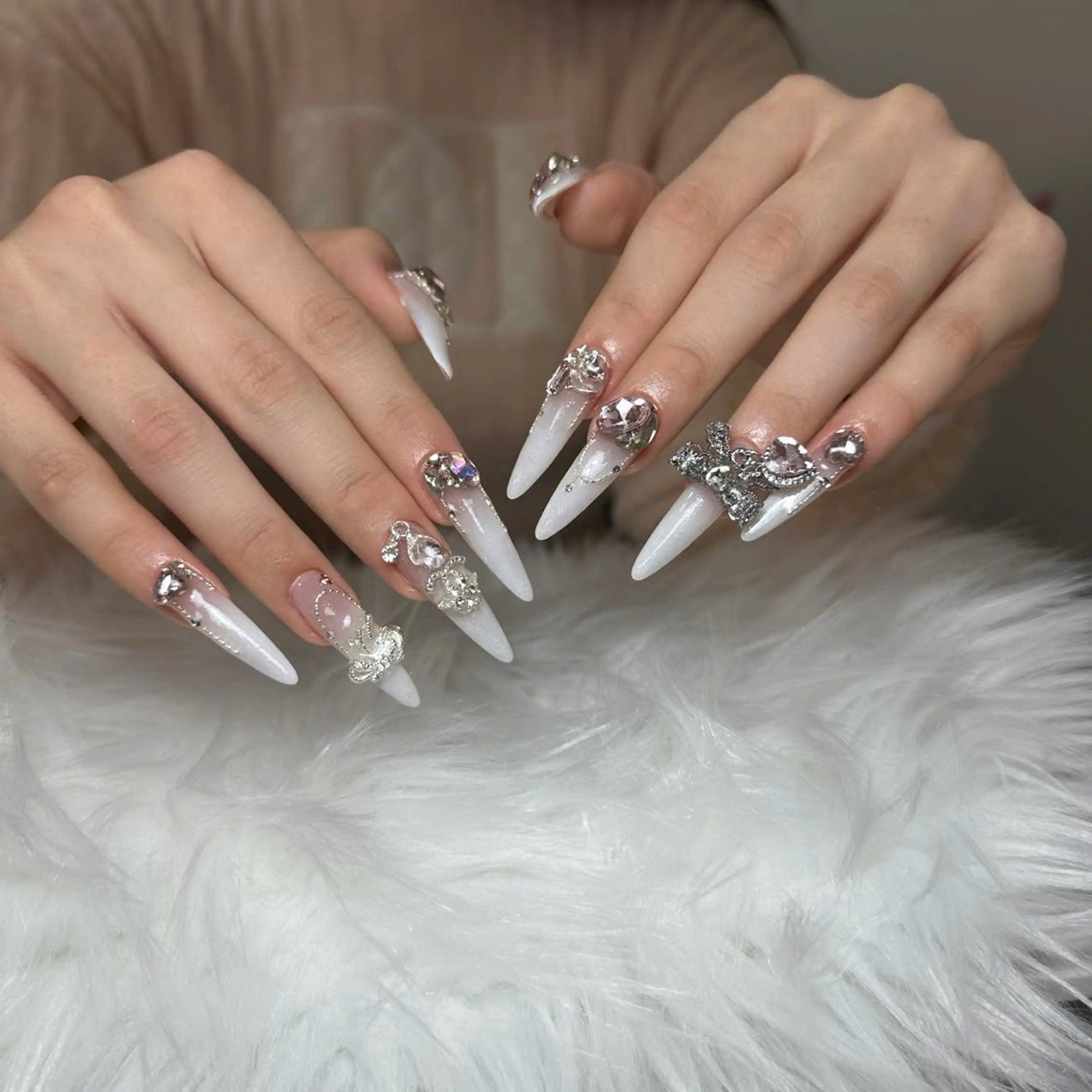 ネイル オーロラネイル 長さ出し フラッシュネイル フレンチネイル ジェルネイル Michi Nail Staffのネイルデザイン