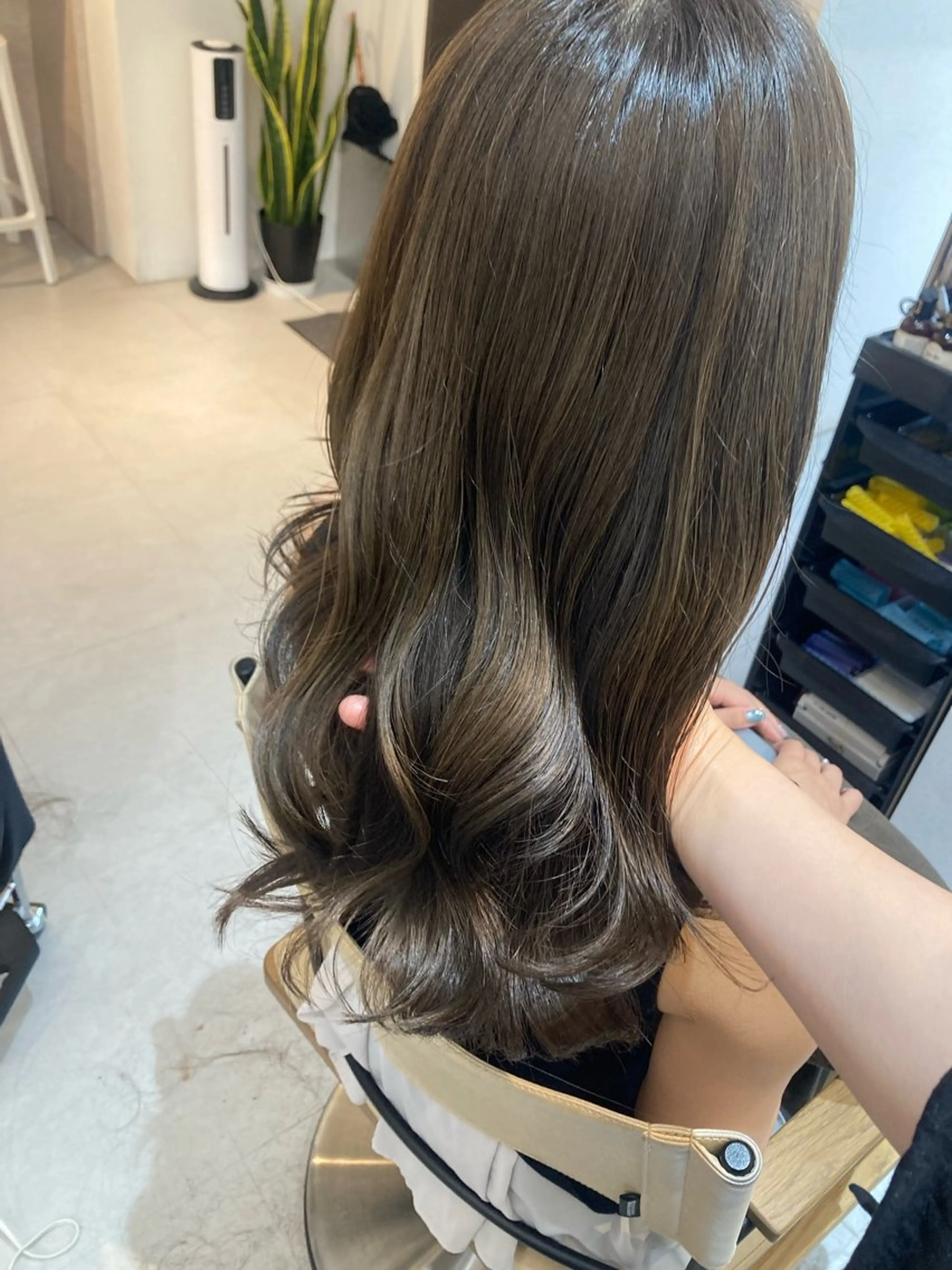 ミディアム カット ヘアカラー トリートメント ✨色持ちの良い艶 カラー✨蟹江真世のヘアスタイル