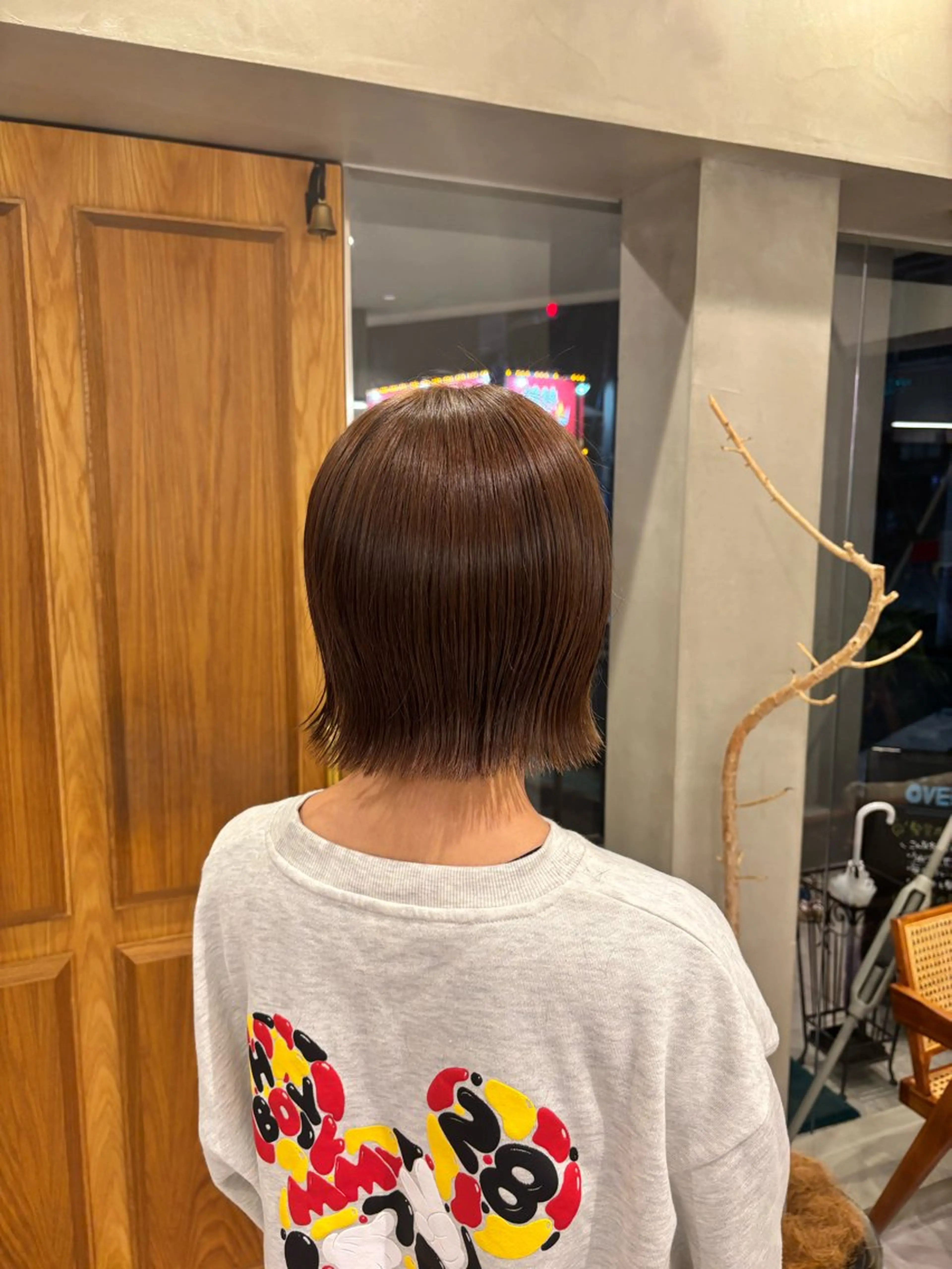 ミディアム ボブ 外ハネヘア エルロン 栢原のヘアスタイル