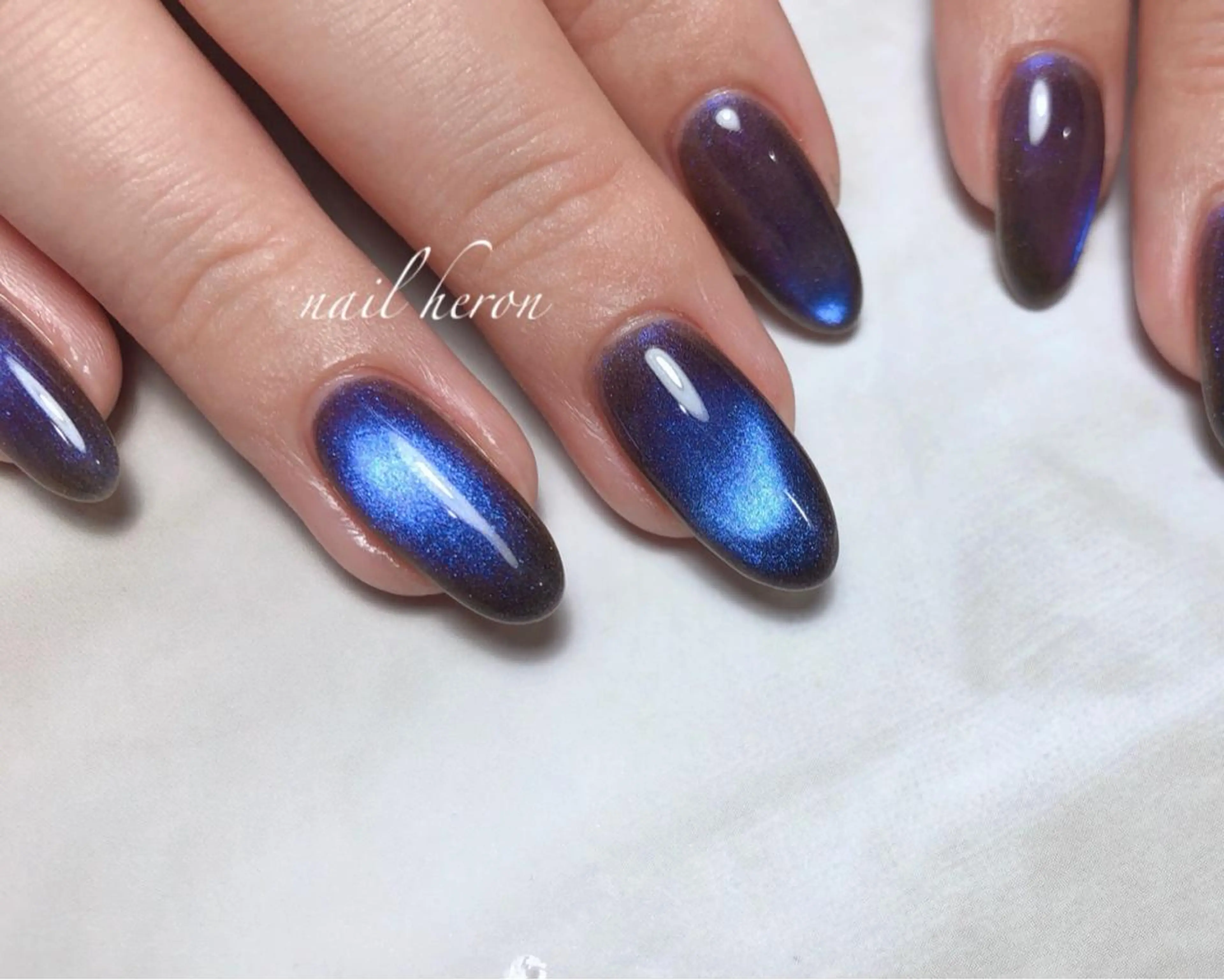 ネイル マグネットネイル ネイビー ハンドネイル saki_ nail heronのネイルデザイン