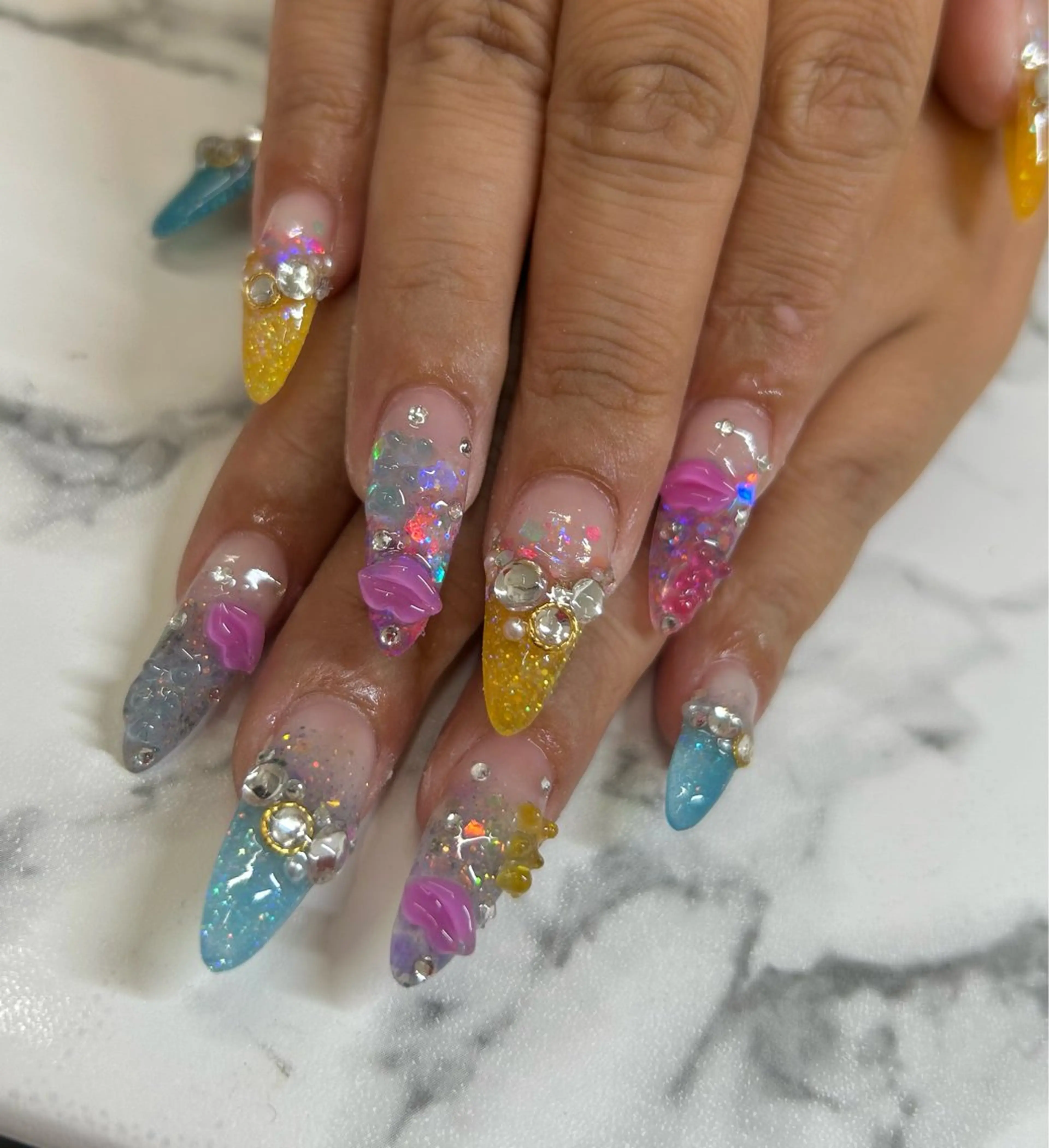 ネイル フレンチネイル ラメ(グリッター) ラメグラデーション ハンドネイル onnail mikoのネイルデザイン