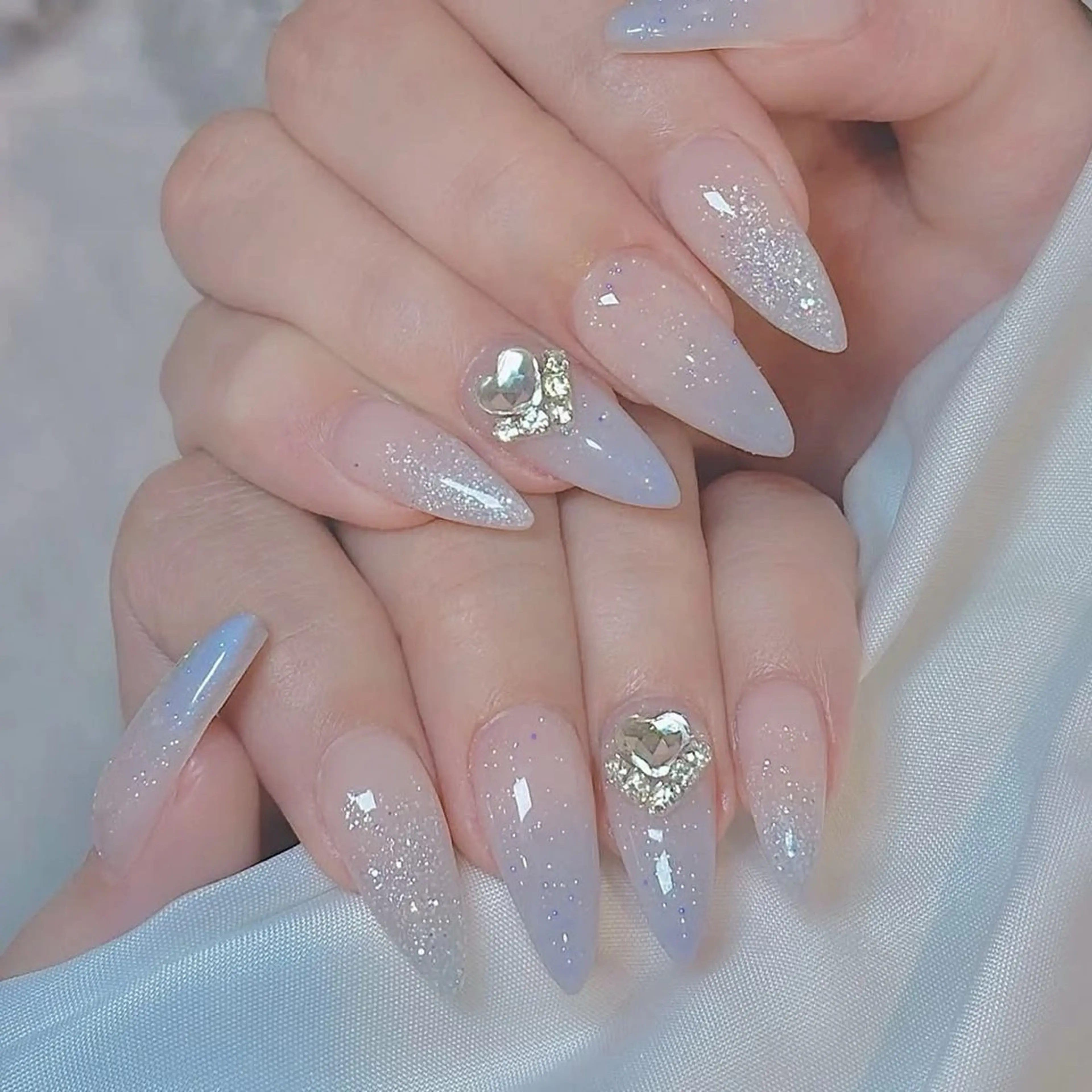 カラー グラデーションカラー ピンクカラー ハンドネイル AIN Nailのネイルデザイン