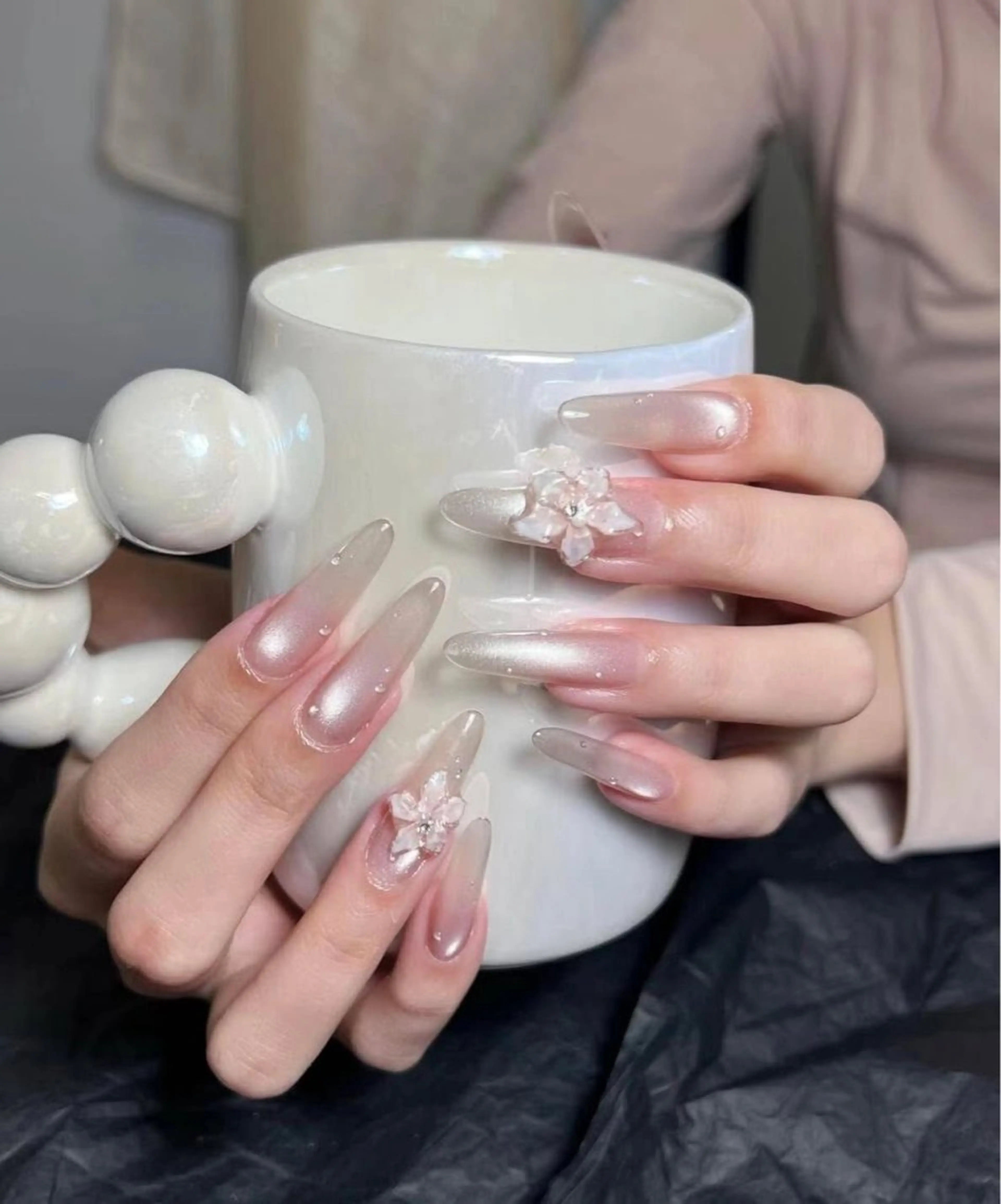 カラー グラデーションカラー ピンクカラー ハンドネイル AIN Nailのネイルデザイン