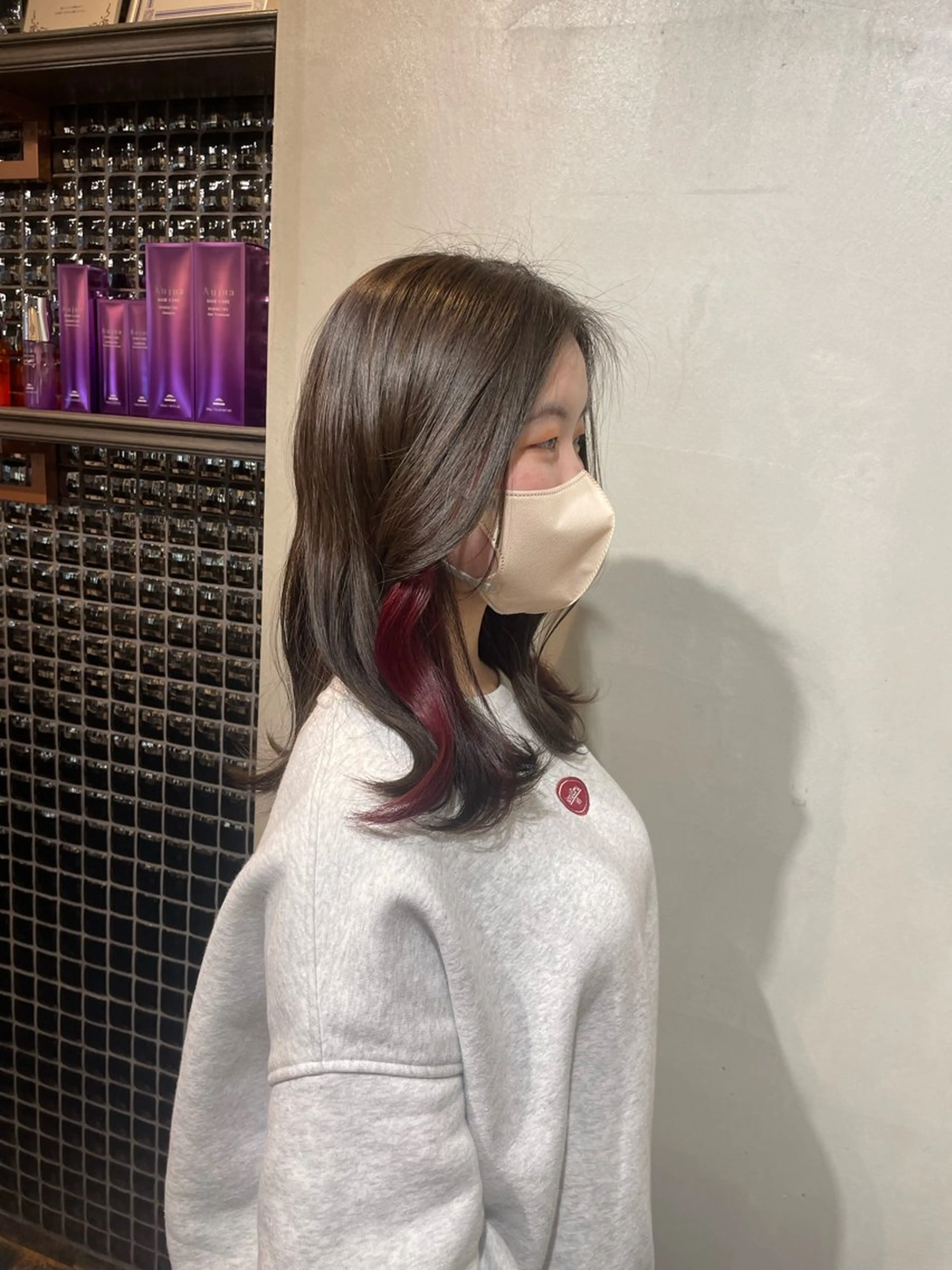 ミディアム カラー ブリーチ インナーカラー ブリーチなしカラー レッドカラー ヘアカラー Canon/ インナーカラー/小倉のヘアスタイル