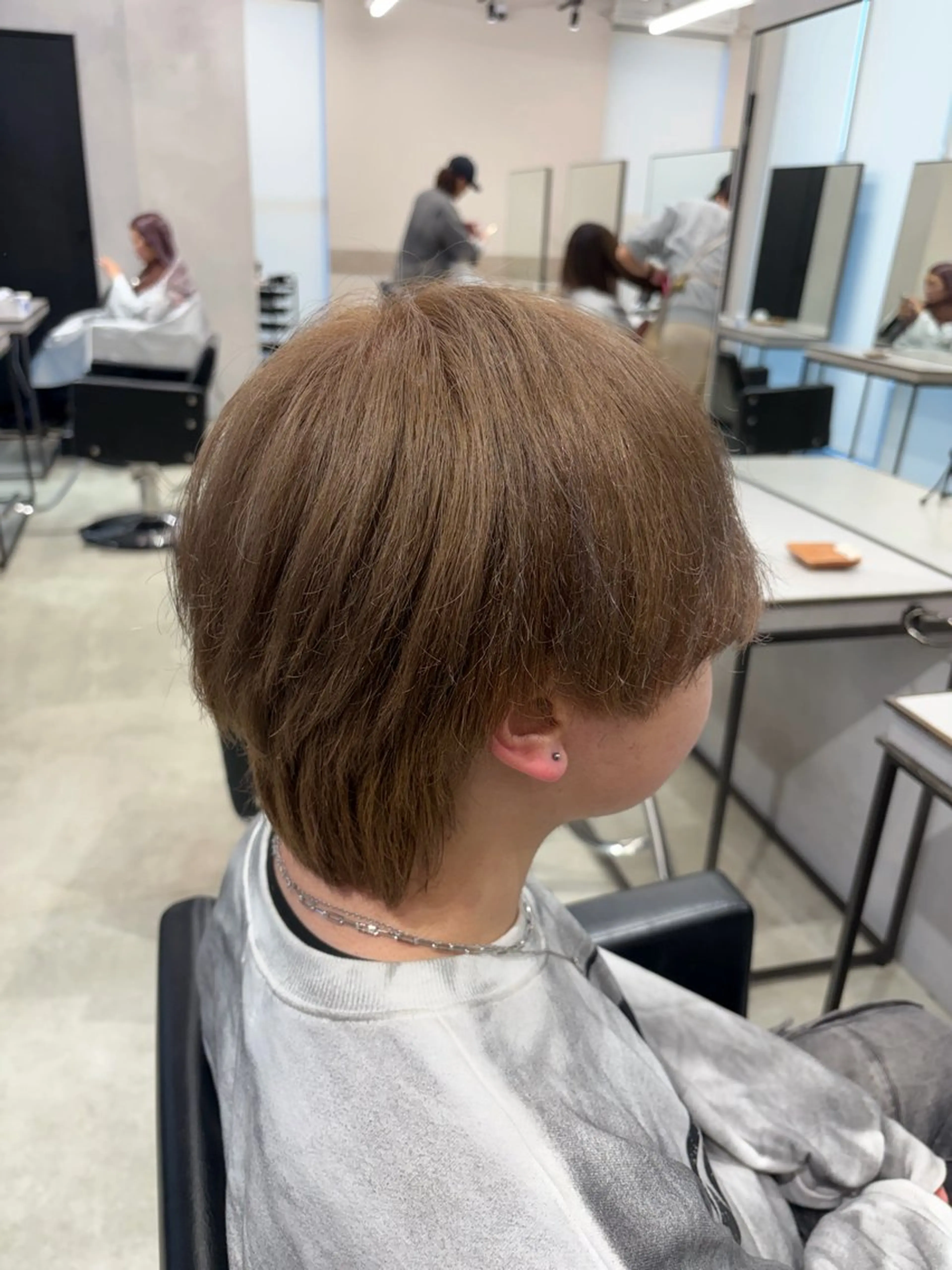 ショート カラー メンズ メンズブリーチ ベージュカラー ブリーチ カット ヘアカラー メンズ特化🔥 金子直斗のヘアスタイル