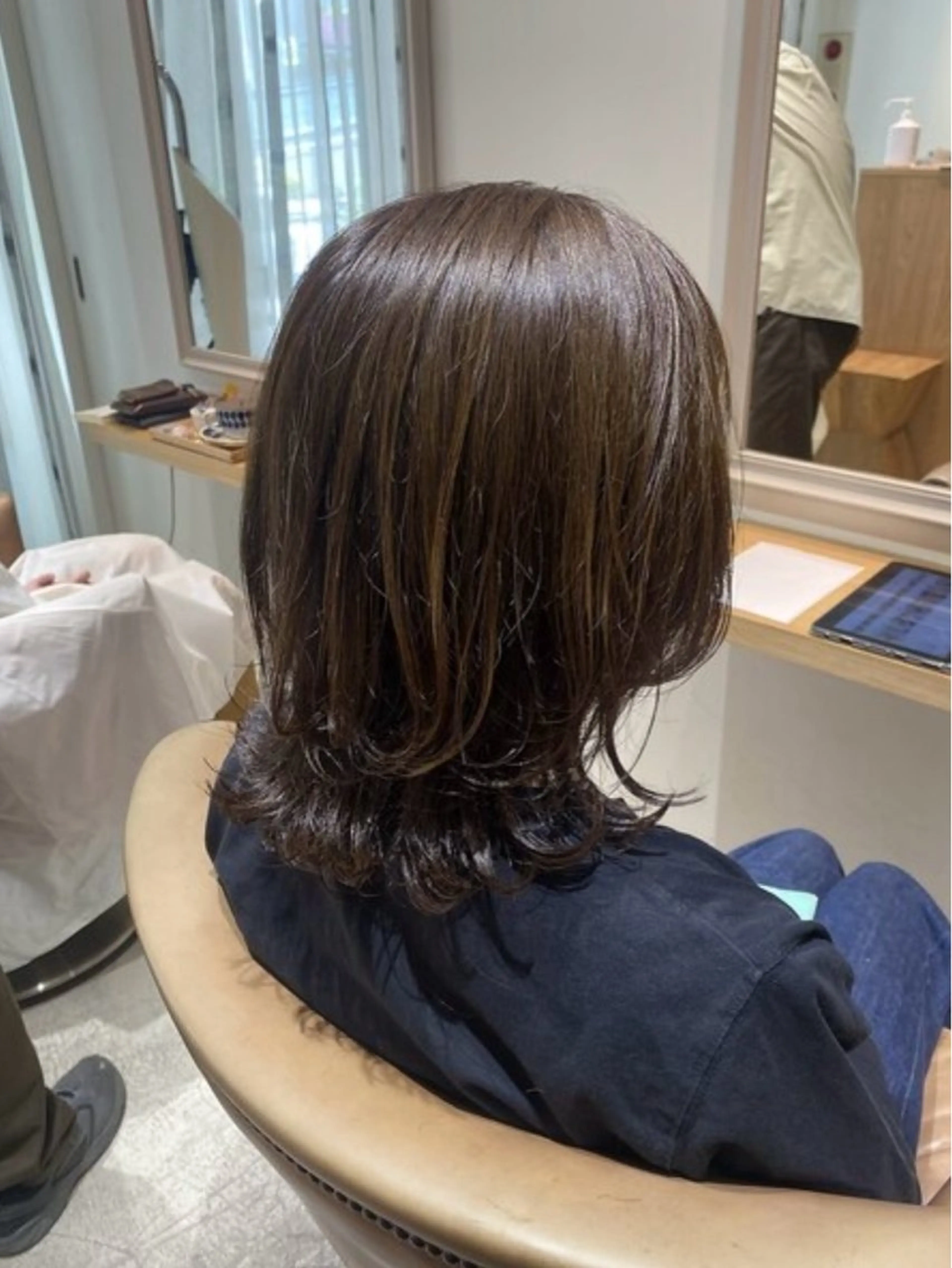 セミロング 渡辺 リリのヘアスタイル