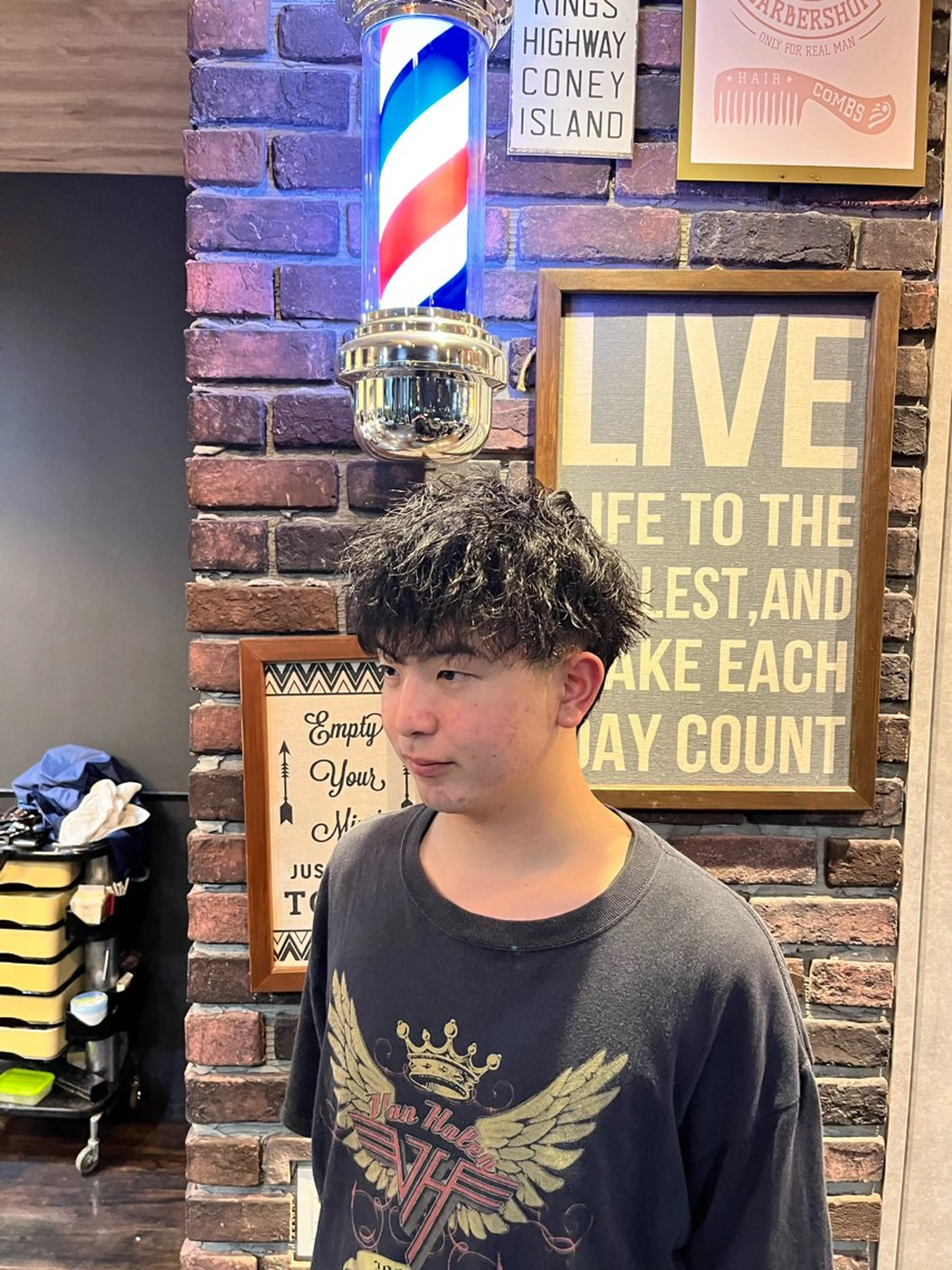 ショート パーマ メンズ カット パーマ ヘアセット 夜に通える 理容室山崎健立のヘアスタイル