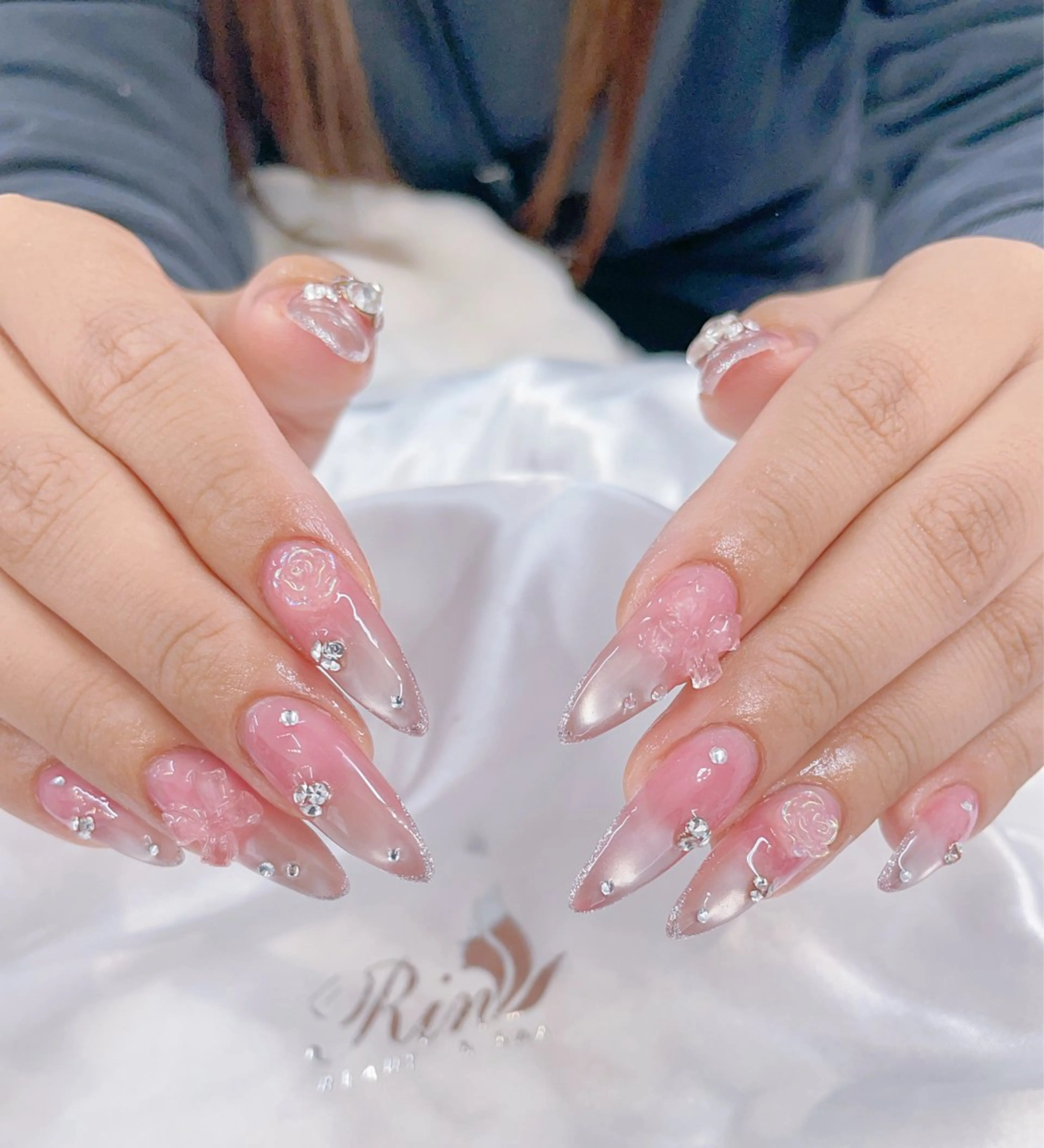 ネイル 成人式 ロングネイル ネイルチップ ハンドネイル Rin Nail 新大久保店のネイルデザイン