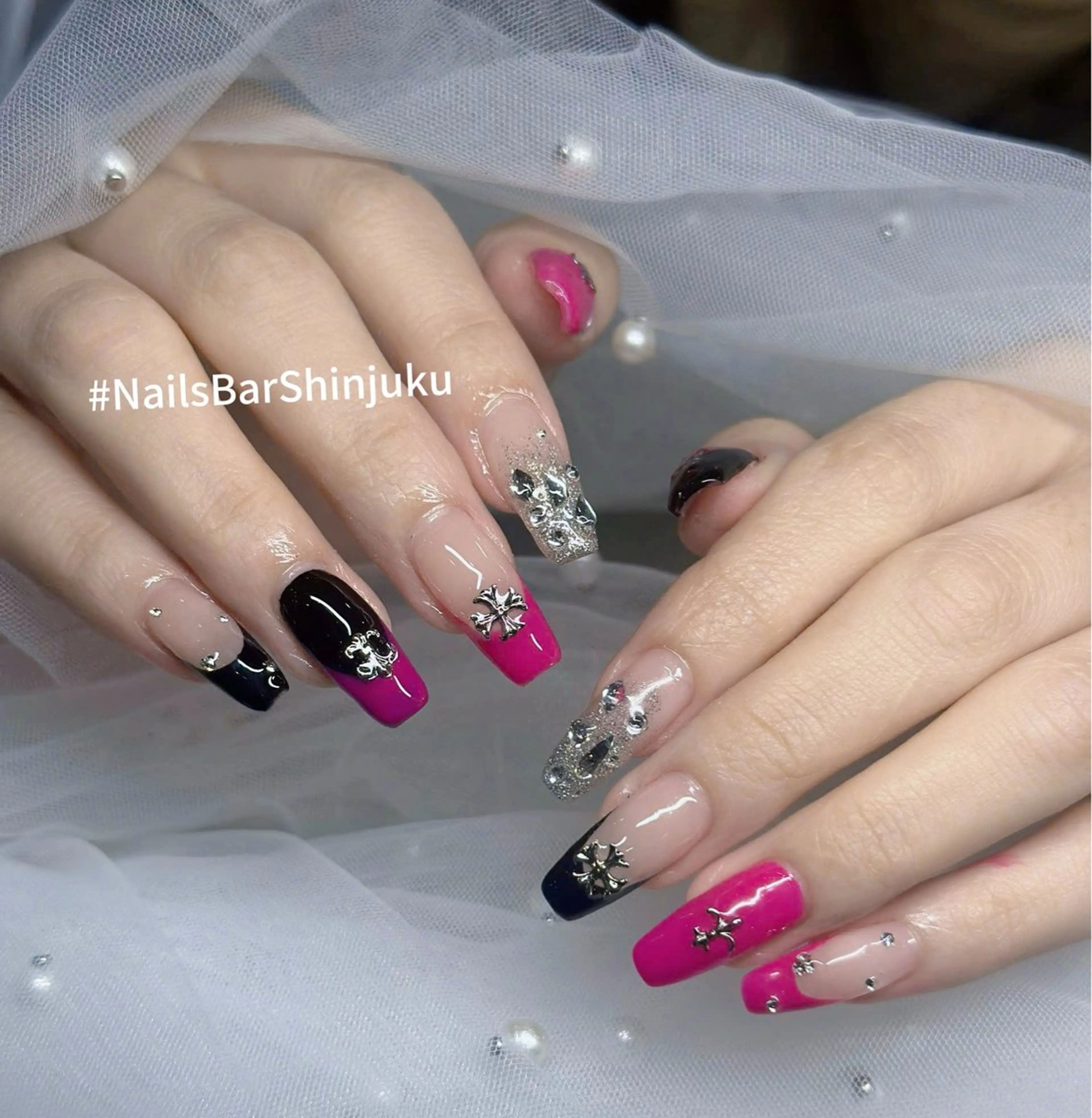 ネイル ボルドー ブラウン チークネイル ドット フットネイル ハンドネイル NAILS BAR SHINJUKUのネイルデザイン