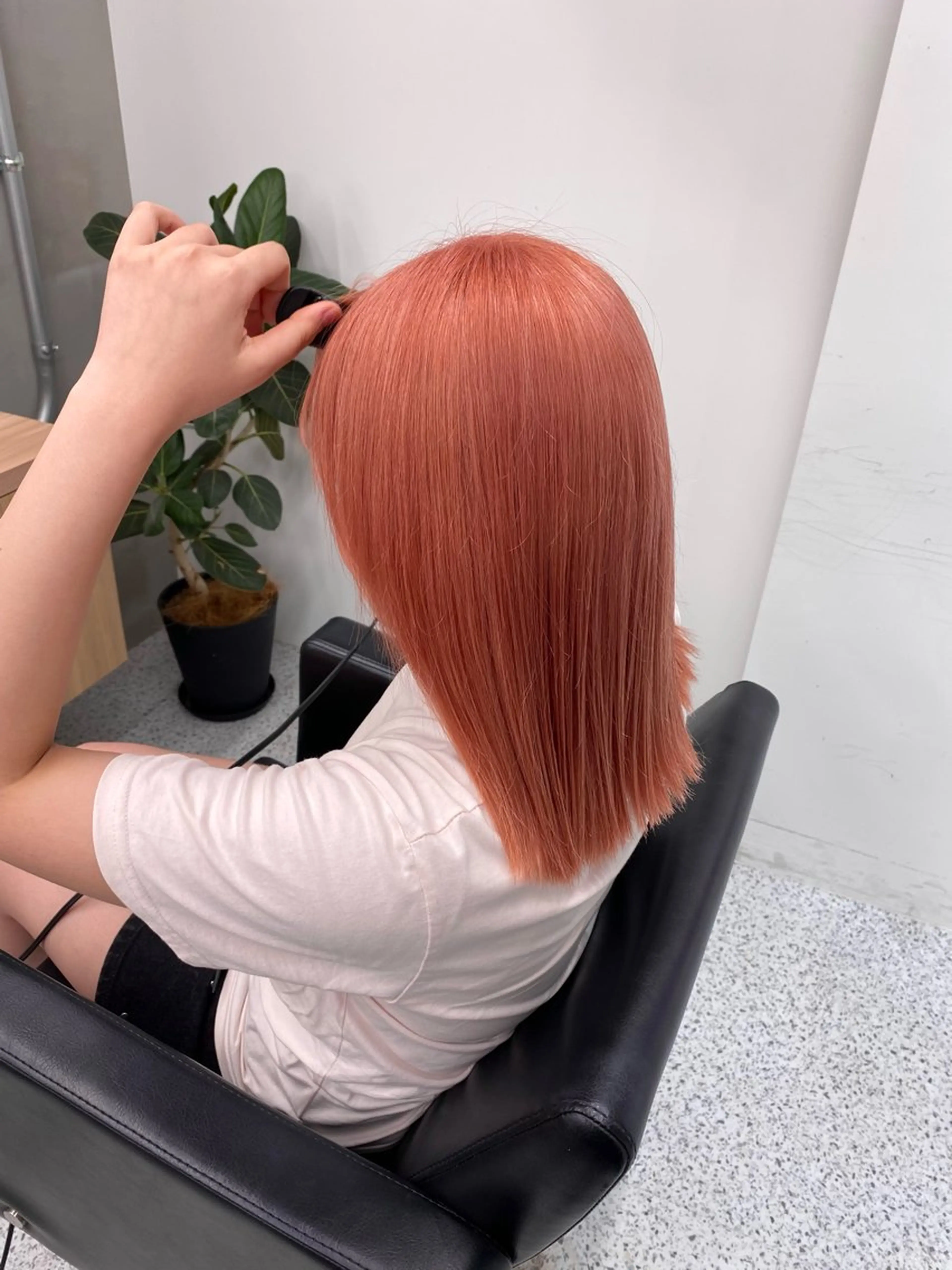 セミロング カラー ベージュカラー ブロンド ダブルカラー ハイトーンカラー ピンクカラー ヘアカラー トリートメント PELEshibuya所属・カットモデル様無料 💎saaya💎のヘアスタイル