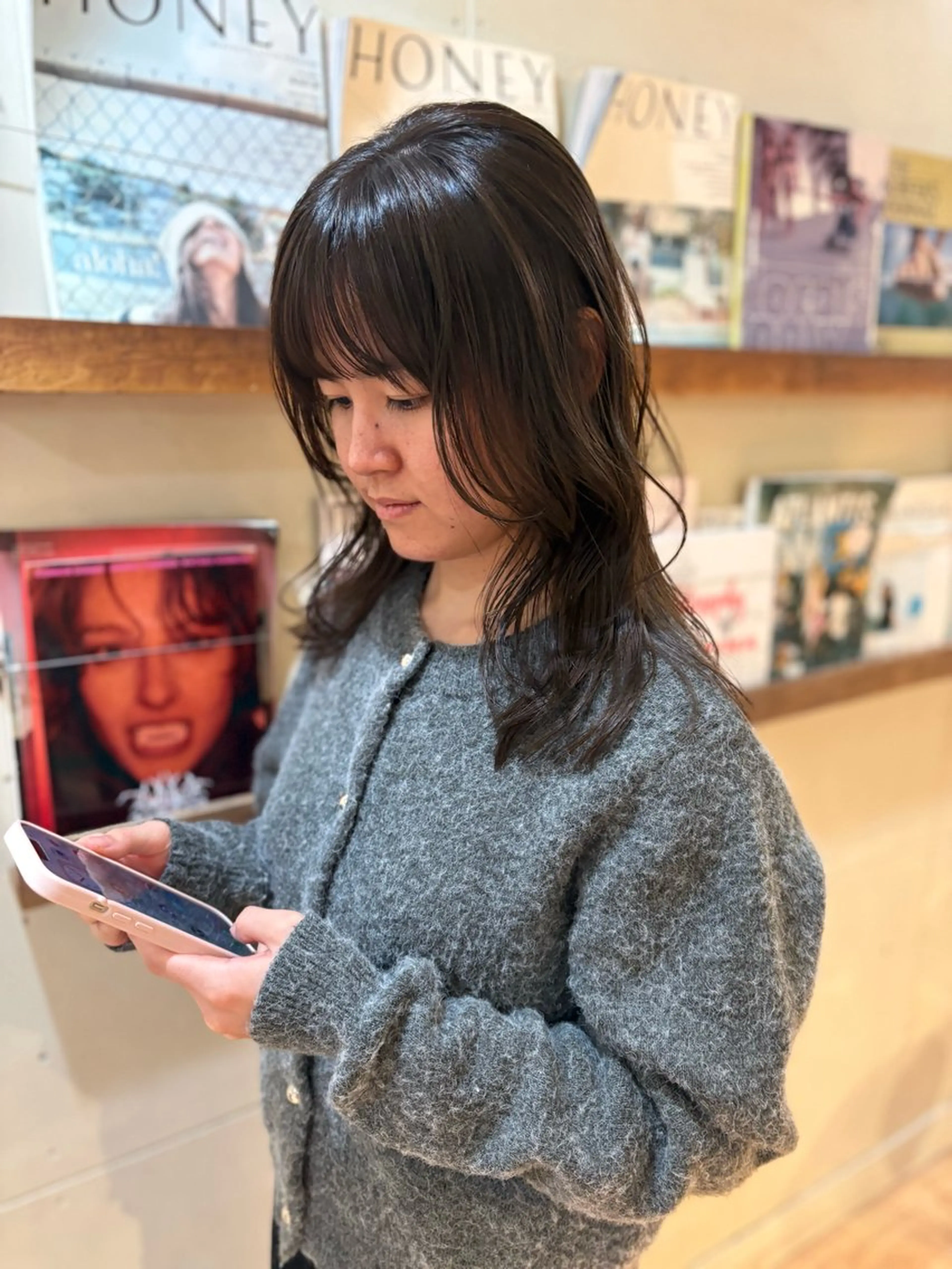 ミディアム カラー レイヤーカット ローレイヤー flamingo🦩 マナのヘアスタイル