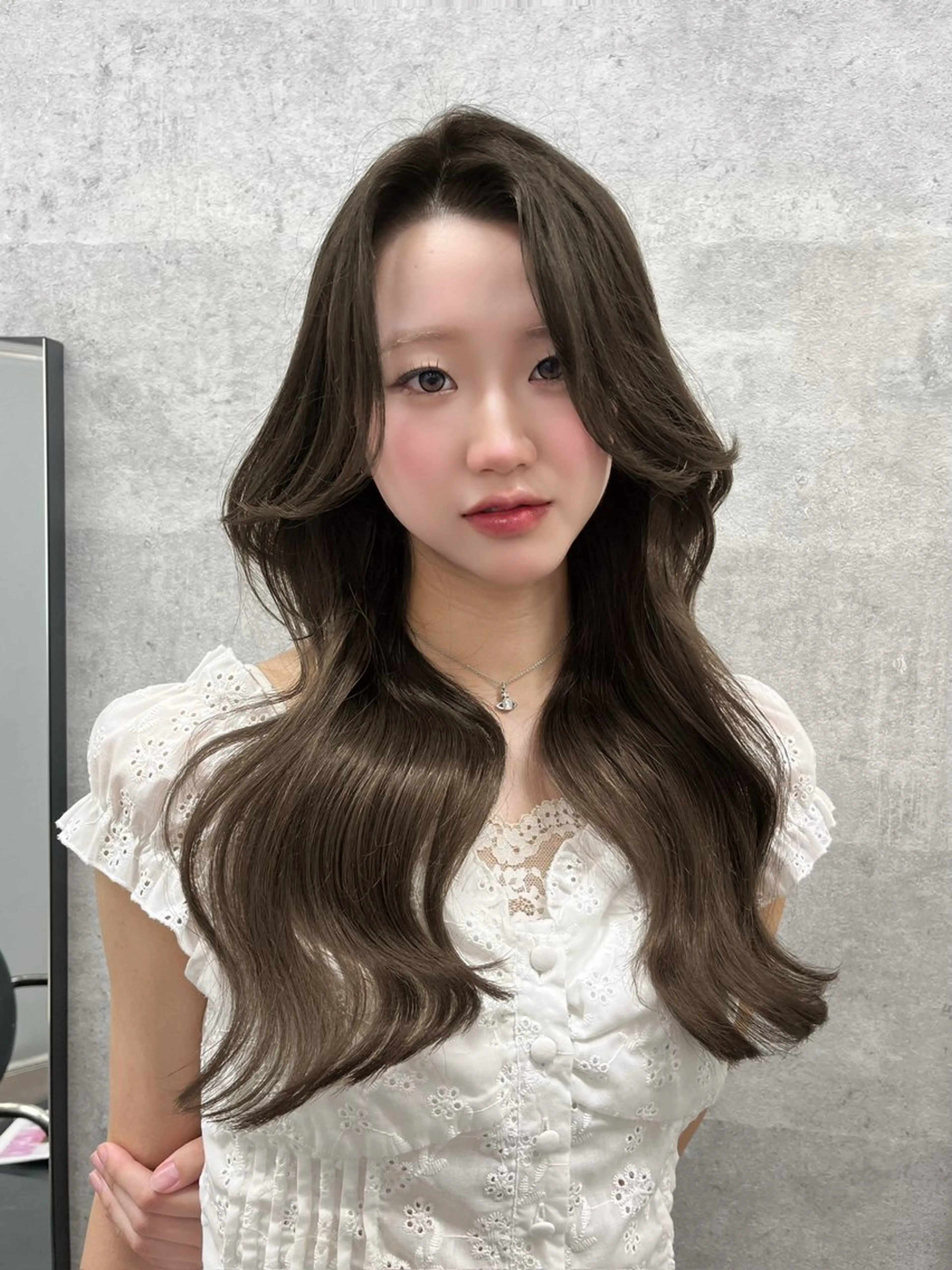 ロング カラー ベージュカラー ブリーチ 透明感カラー グレージュ ブリーチなしカラー ヘアカラー ひより福岡/韓国ヘア /艶カラー/顔周りのヘアスタイル