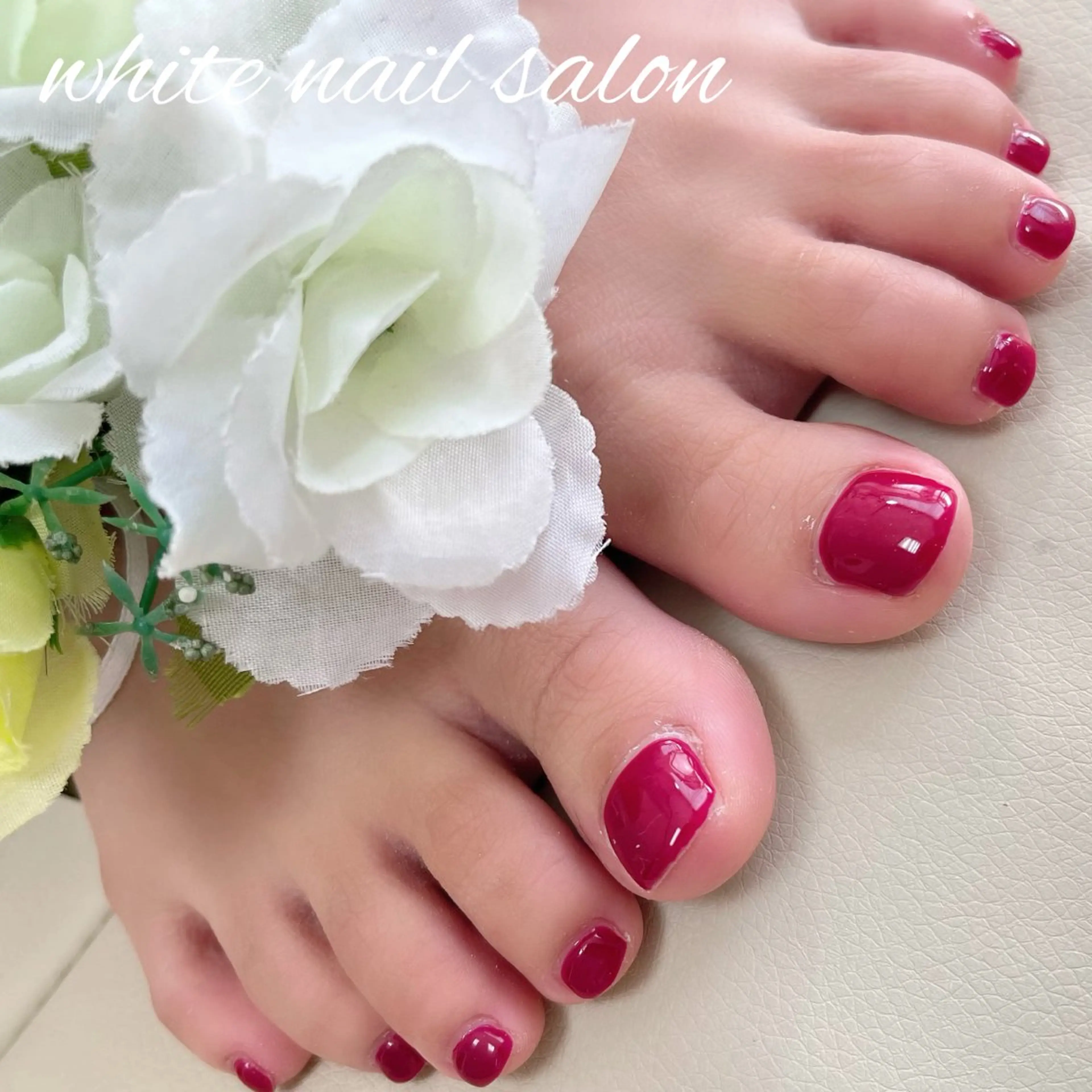 ネイル ラメ(グリッター) シンプルネイル フットネイル white nail salonのネイルデザイン