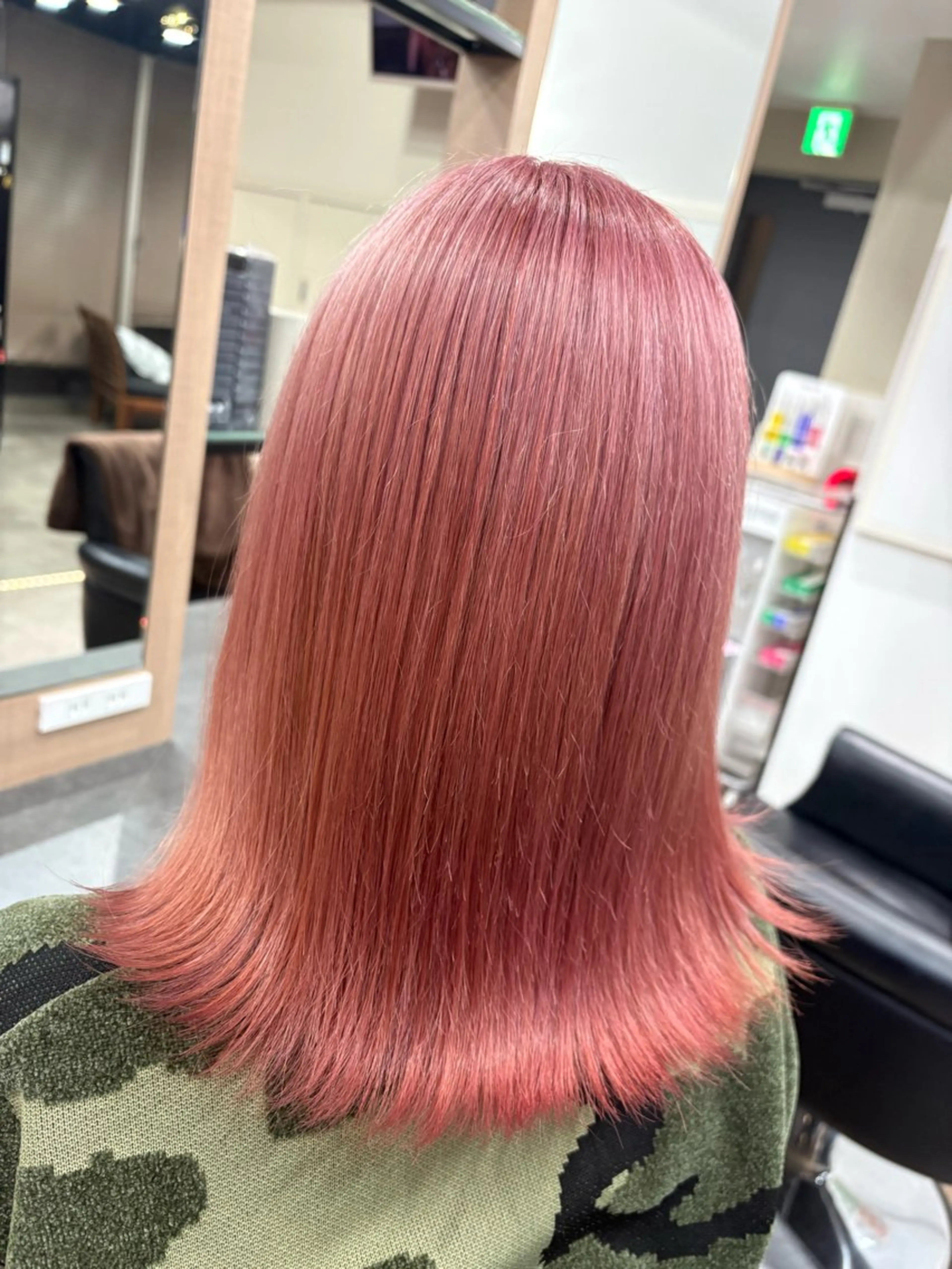 セミロング カラー ブリーチ ピンクカラー カット ヘアカラー トリートメント 横浜/あゆみ/ エクステ特化のヘアスタイル
