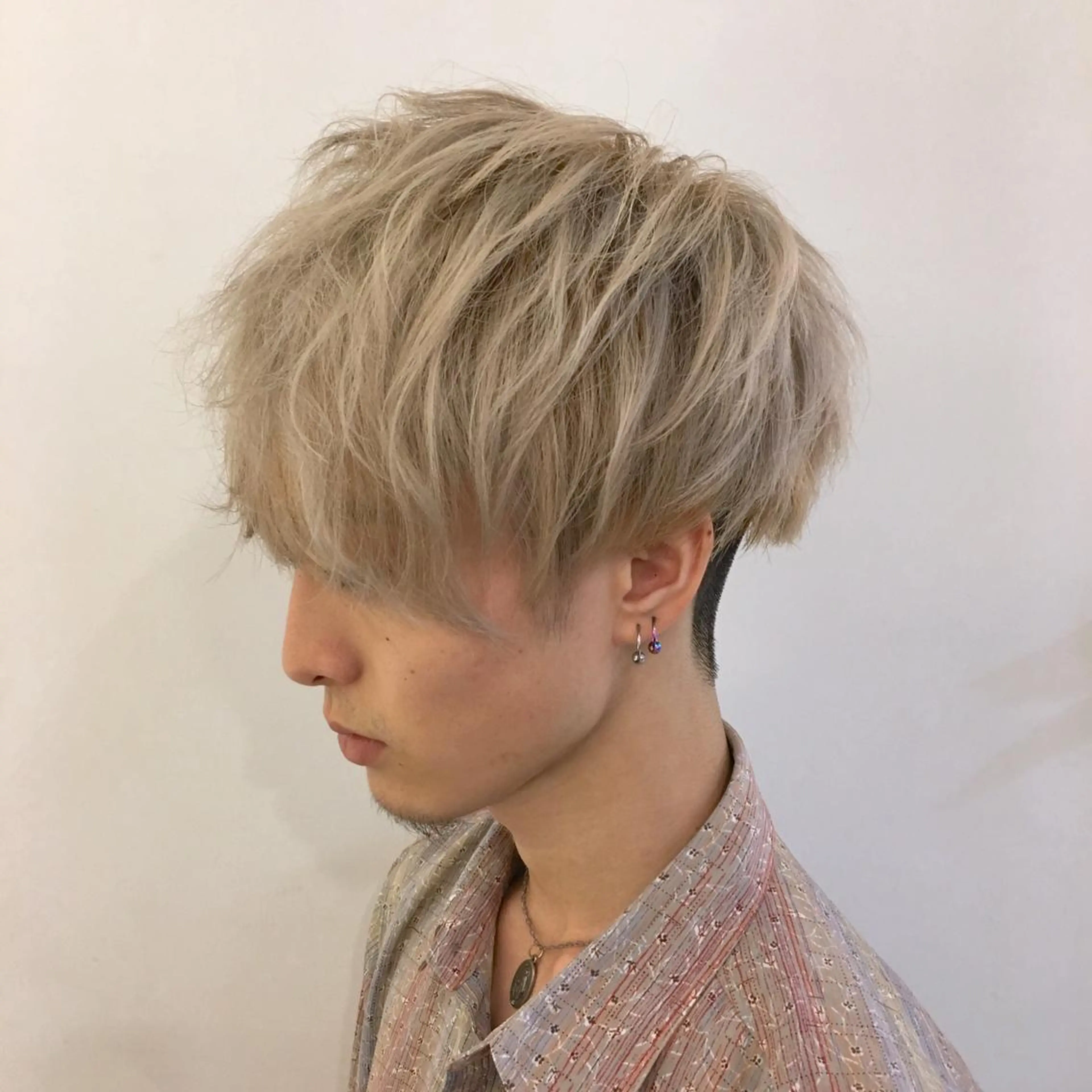 ショート ヘアアレンジ メンズ メンズブリーチ アッシュ 高橋胡桃🪽 ディレクターのヘアスタイル