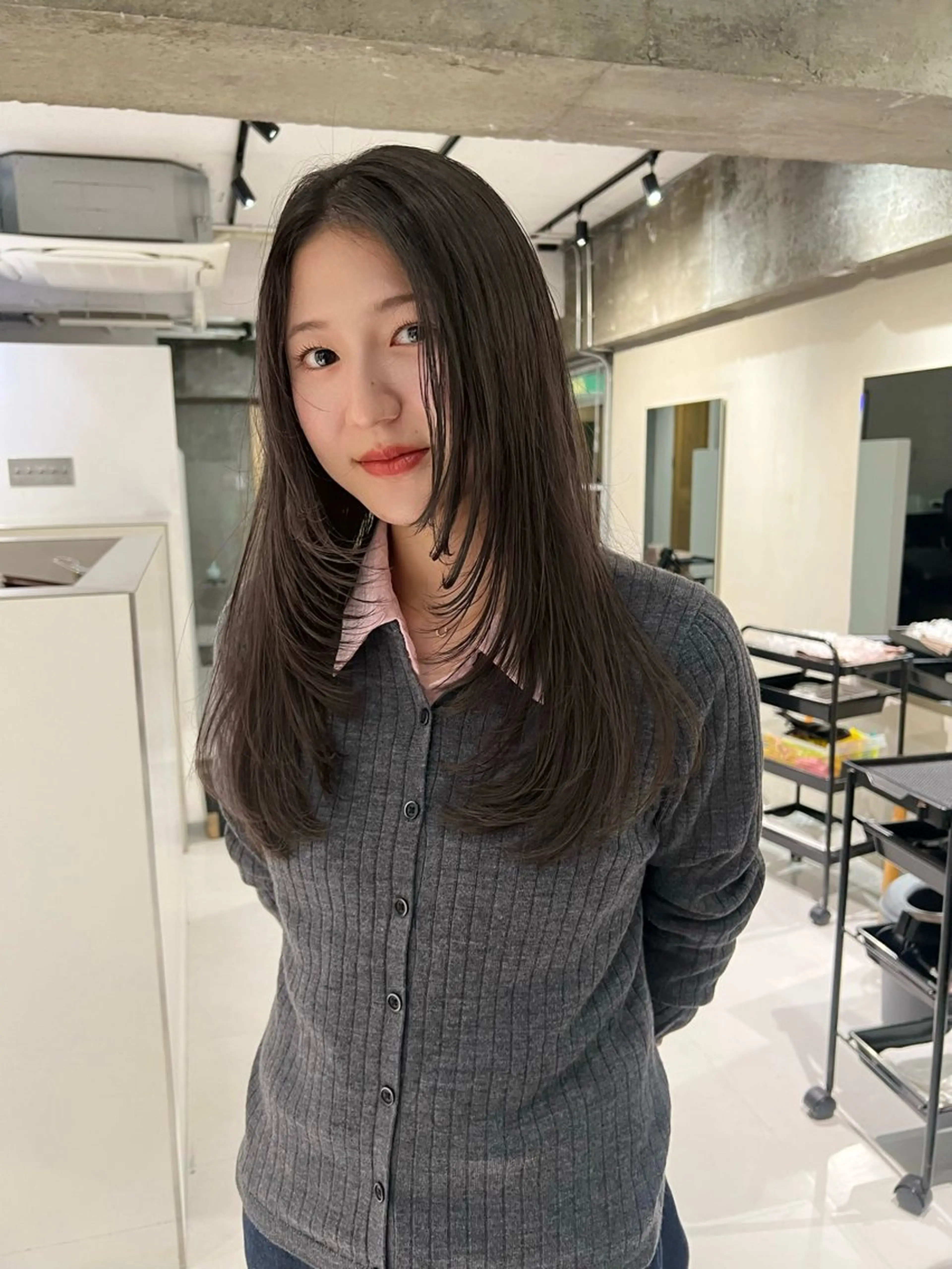 ロング カラー ヘアアレンジ ロングレイヤー 透明感カラー 顔まわりレイヤー 髪質改善 韓国風ヘア カット 似合わせレイヤー ＆透明感カラーのヘアスタイル