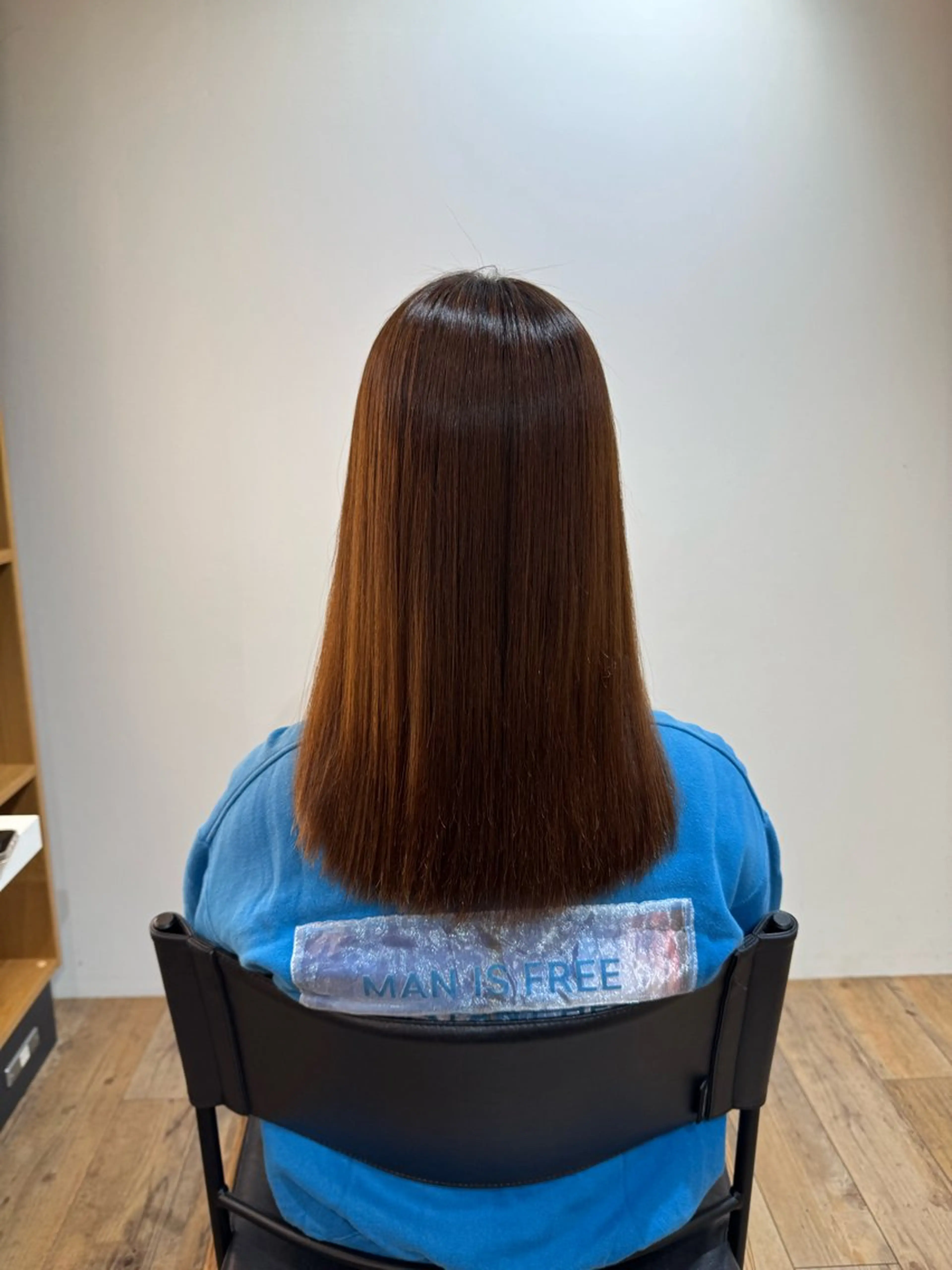 セミロング カット 縮毛矯正 トリートメント afloatkobe所属・美髪/髪質改善 川口凌弥のヘアスタイル