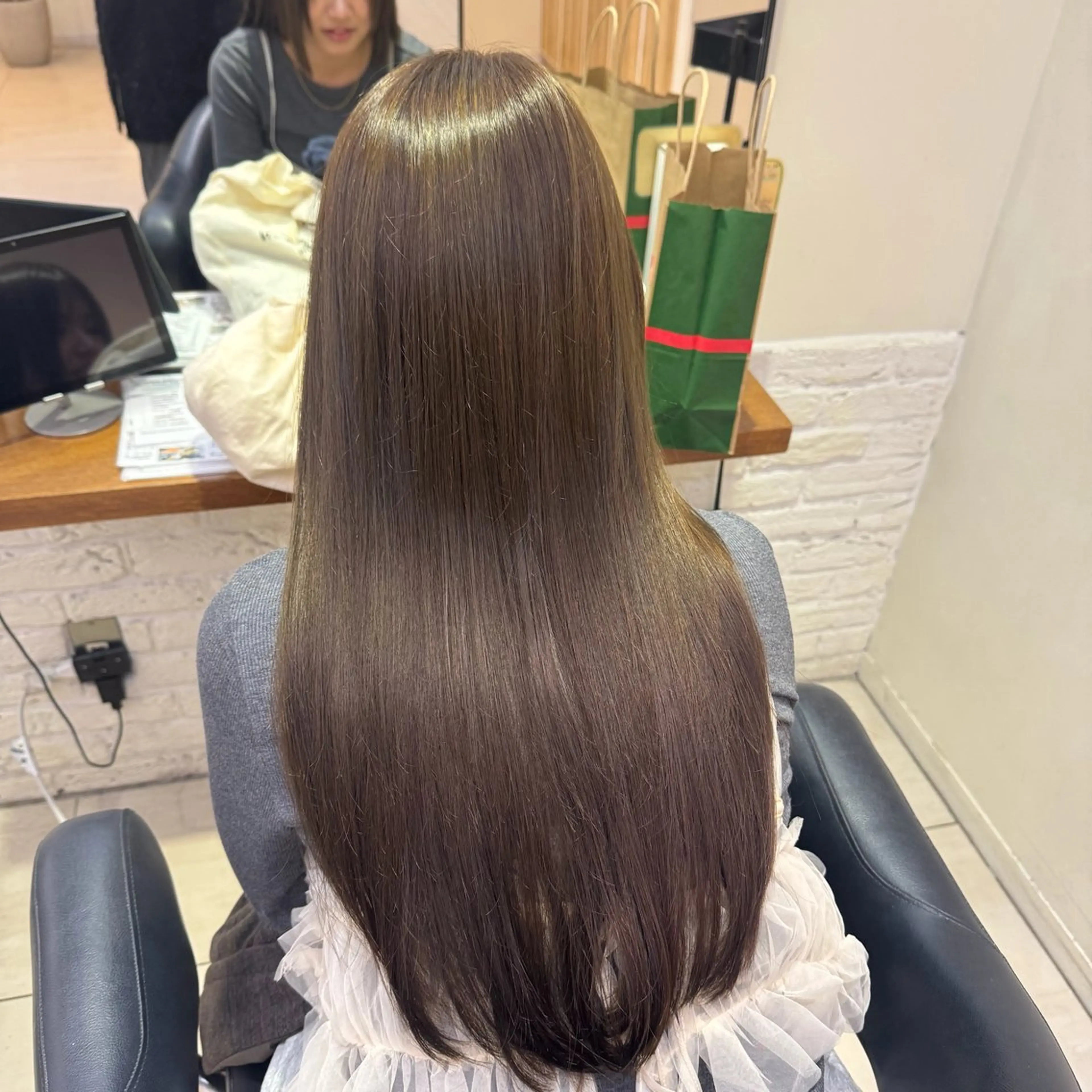 ロング ヘアカラー 透明感カラー🫧 韓国ヘア/タマキ🎀のヘアスタイル