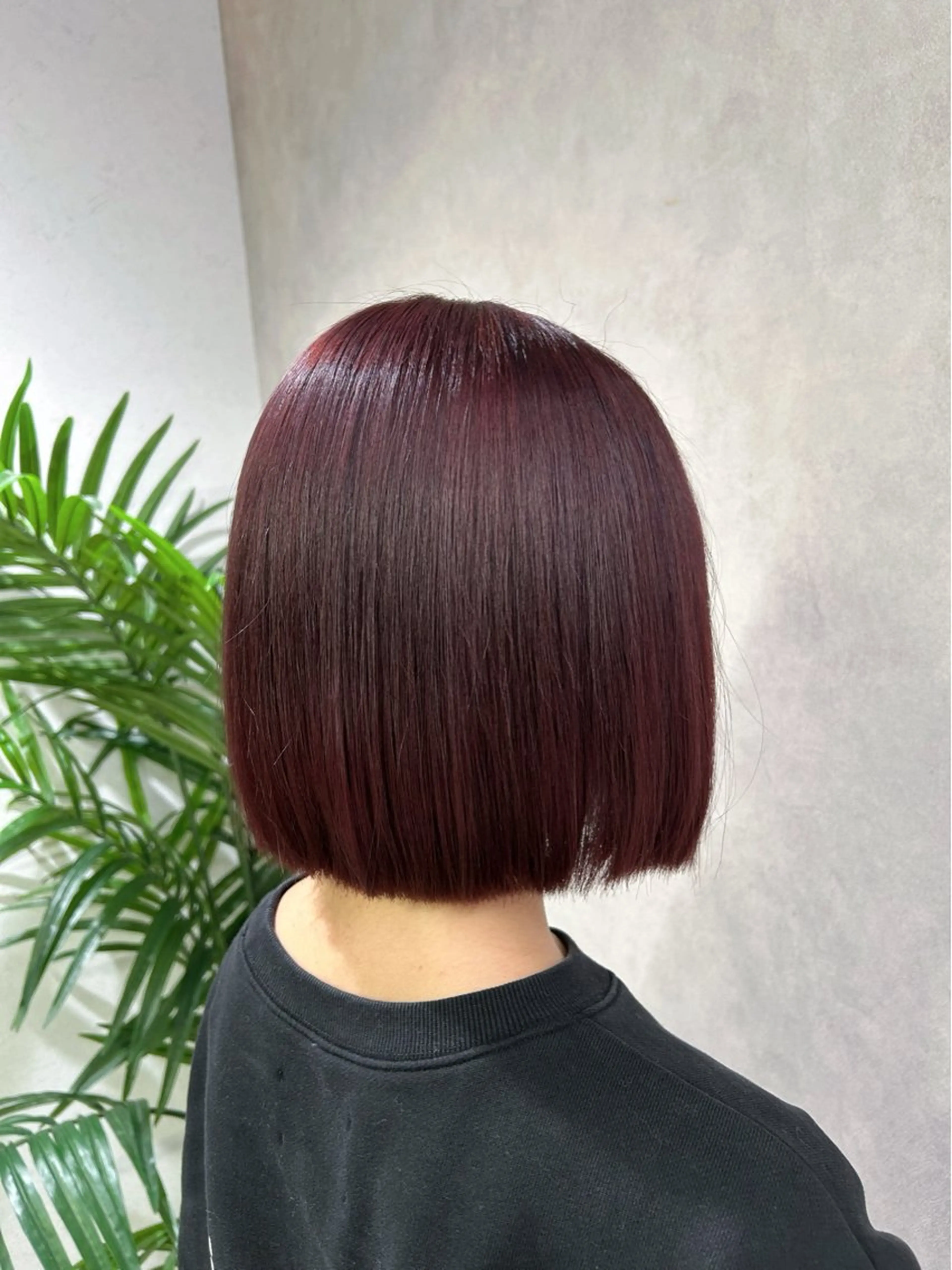 ショート カラー ブリーチ ボルドーカラー ブリーチなしカラー ボブ カット ヘアカラー ボブ/レイヤー/ ダブルカラー/みのりのヘアスタイル