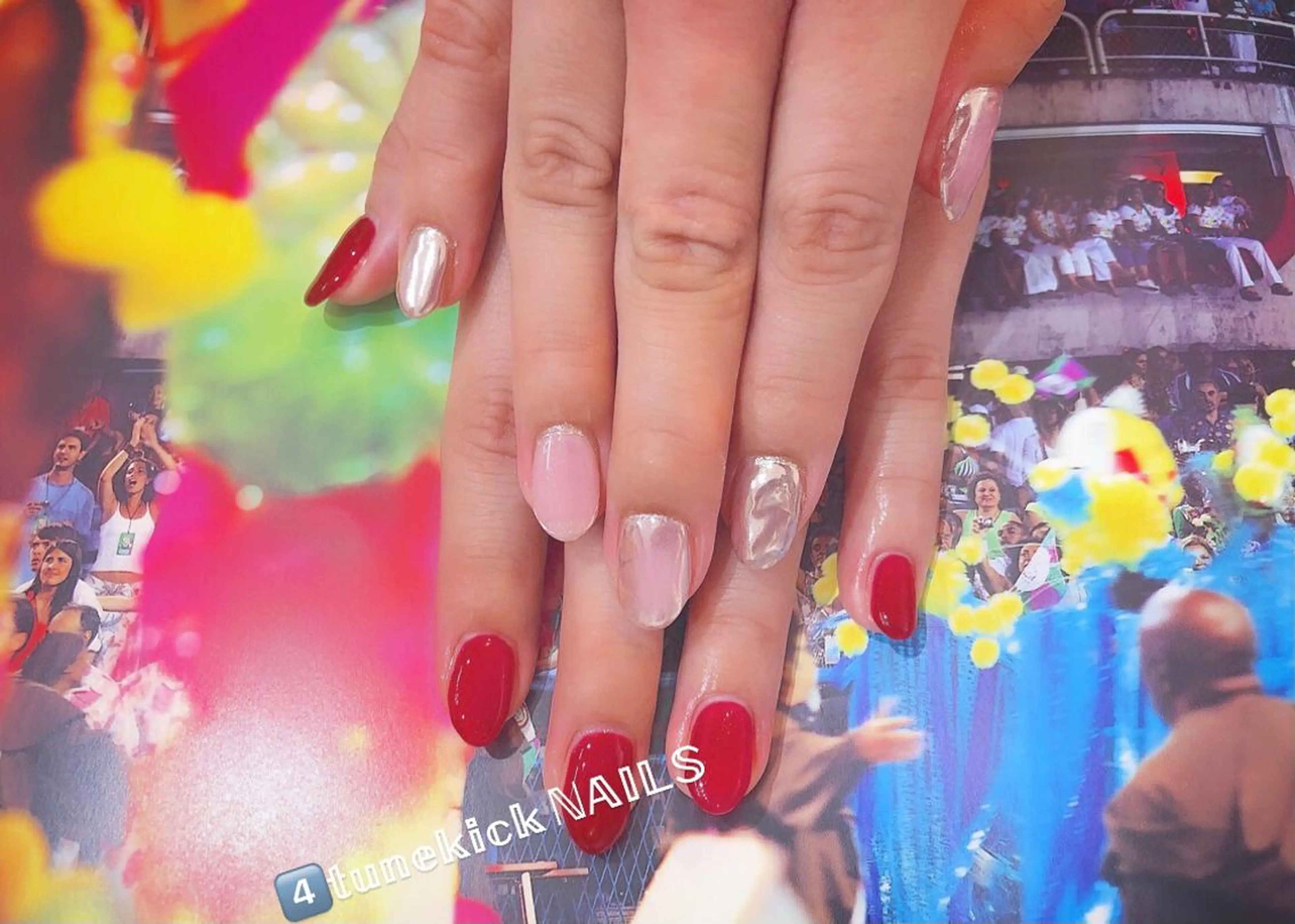 ネイル 赤色 シルバー 4tunekick NAILS(フォーチュンキックネイルズ)所属・星野 淳子のネイルデザイン