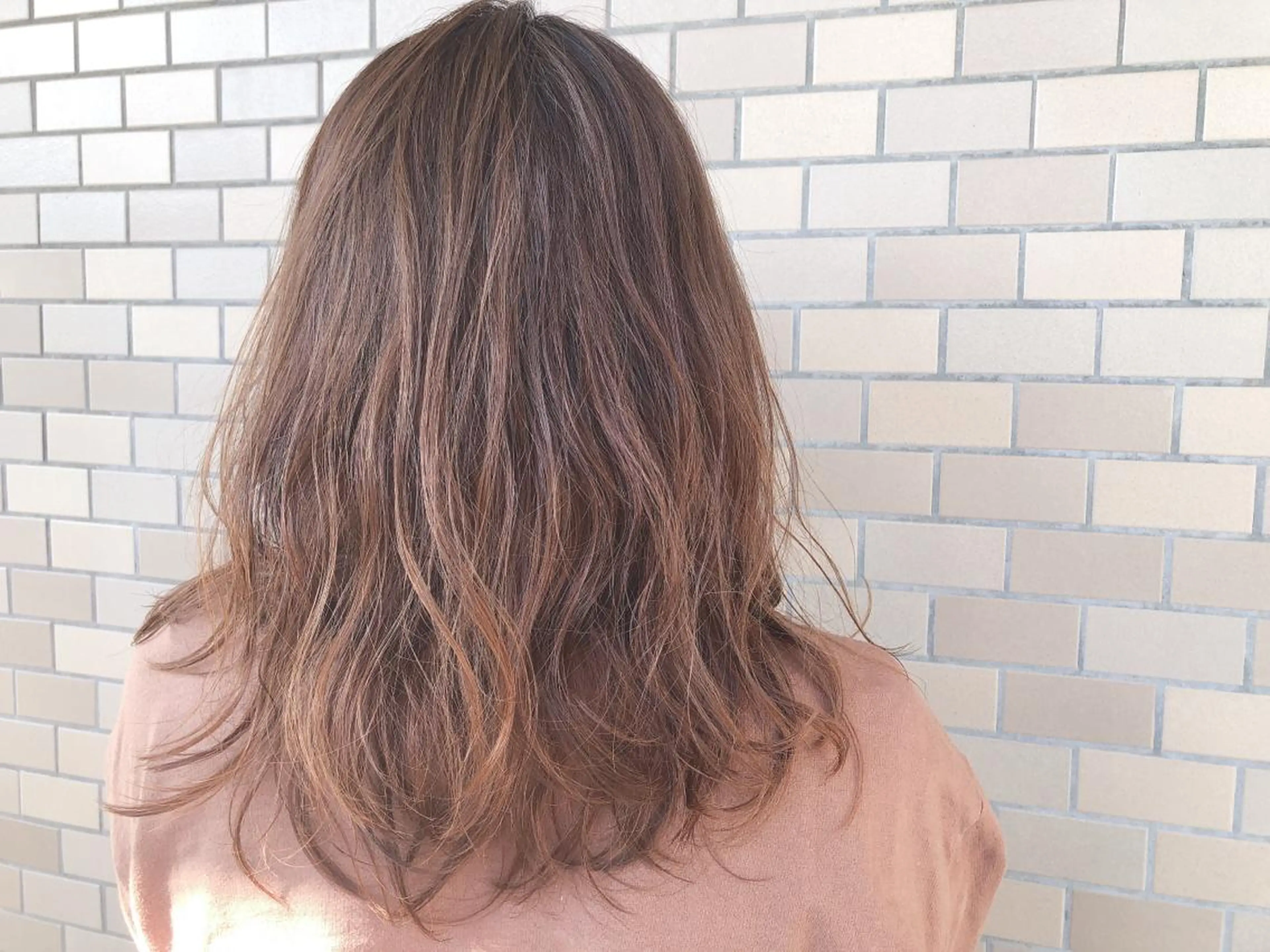 ミディアム カラー パーマ 小森 拓哉のヘアスタイル