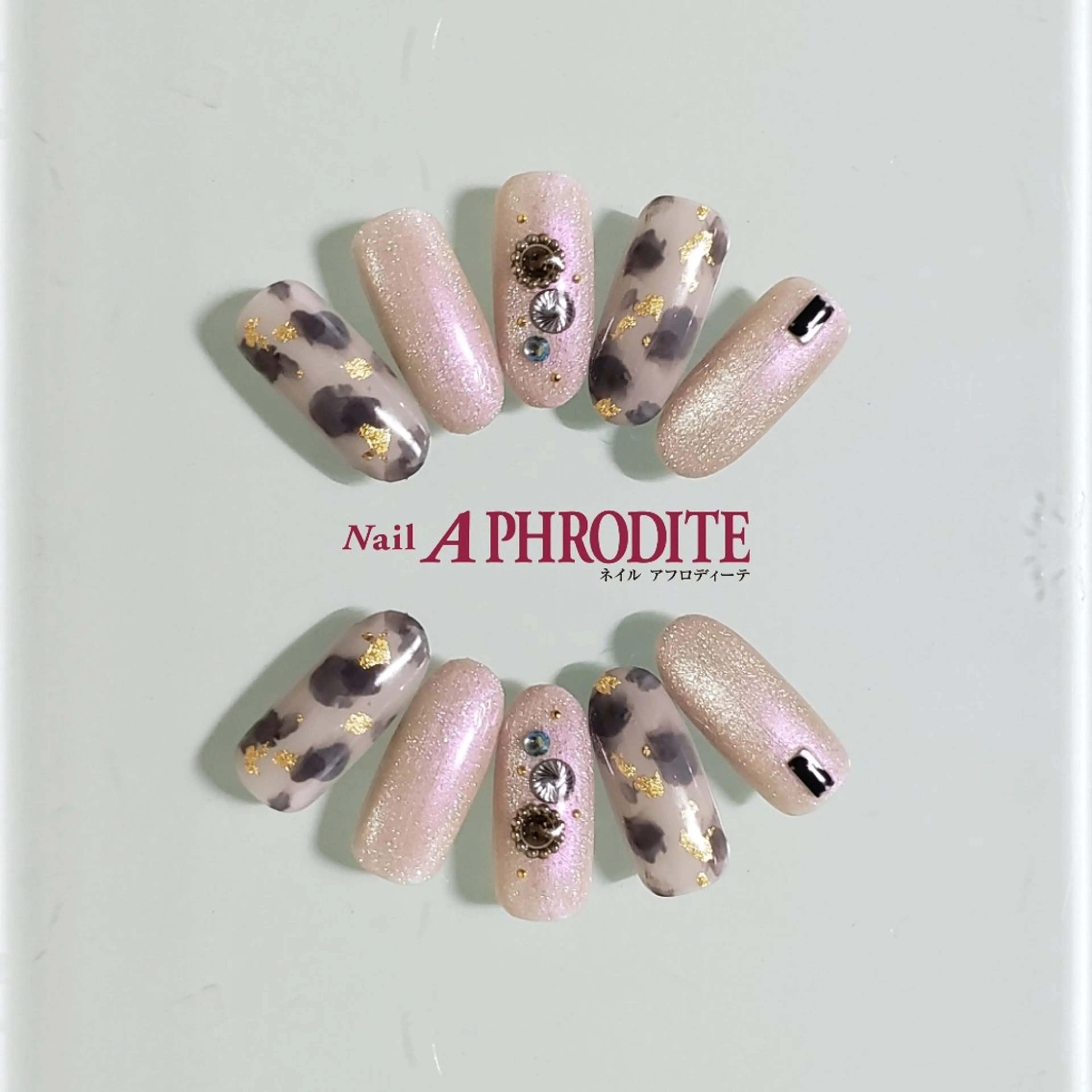 ネイル ジェルネイル ニュアンスネイル スカルプネイル ソフトジェル ネイルチップ ハンドネイル Nail Aphroditeのネイルデザイン