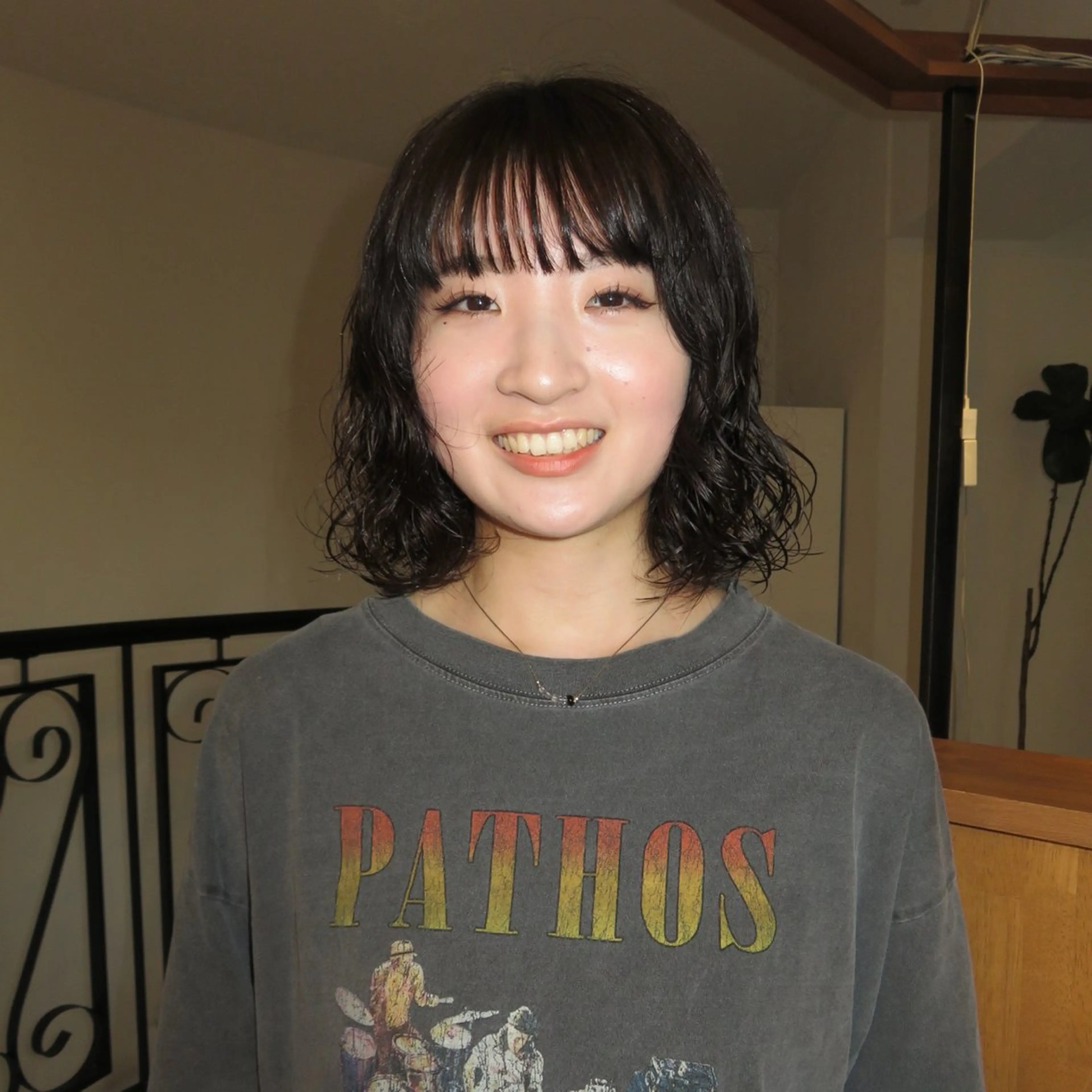 カラー FERIA緑地公園 アリヨシハルナのヘアスタイル