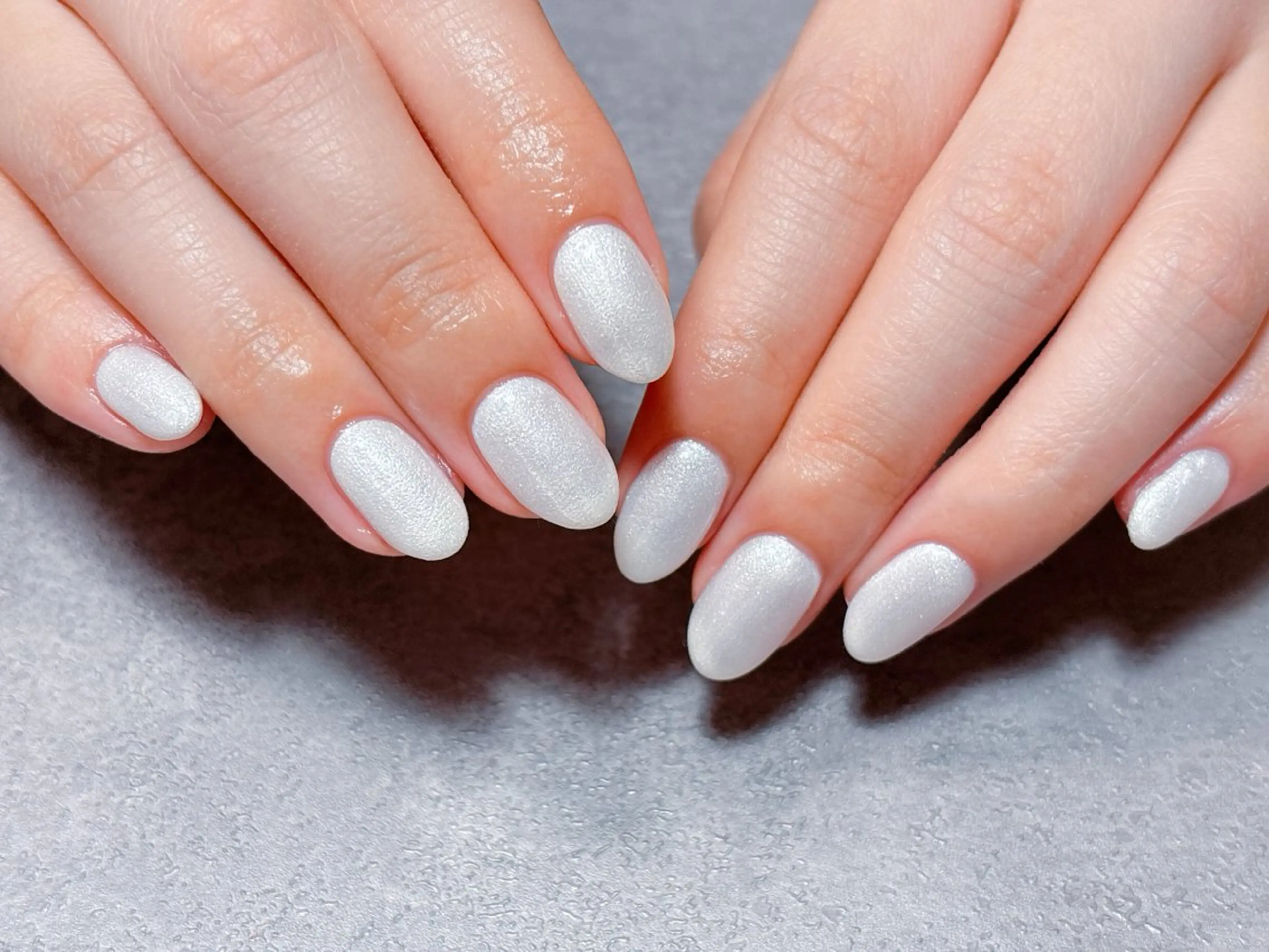 ネイル 韓国ネイル マグネットネイル ホワイト ハンドネイル ハンドケア ゆ か_Nails💫のネイルデザイン