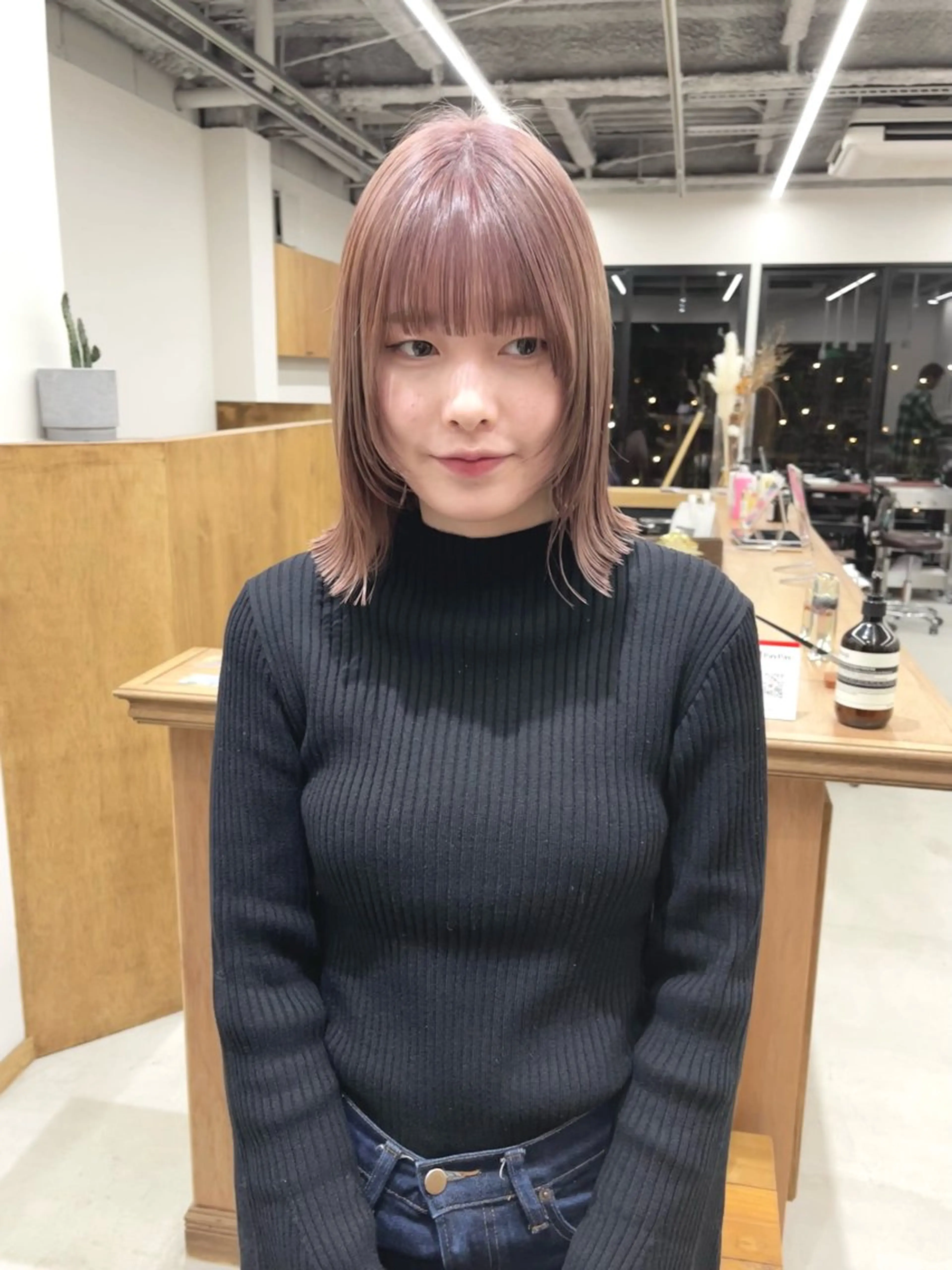 ミディアム カラー ヘアアレンジ ブリーチ ハイトーンカラー ラベンダーカラー ena/ブリーチなし 透明感・レイヤー🎀のヘアスタイル