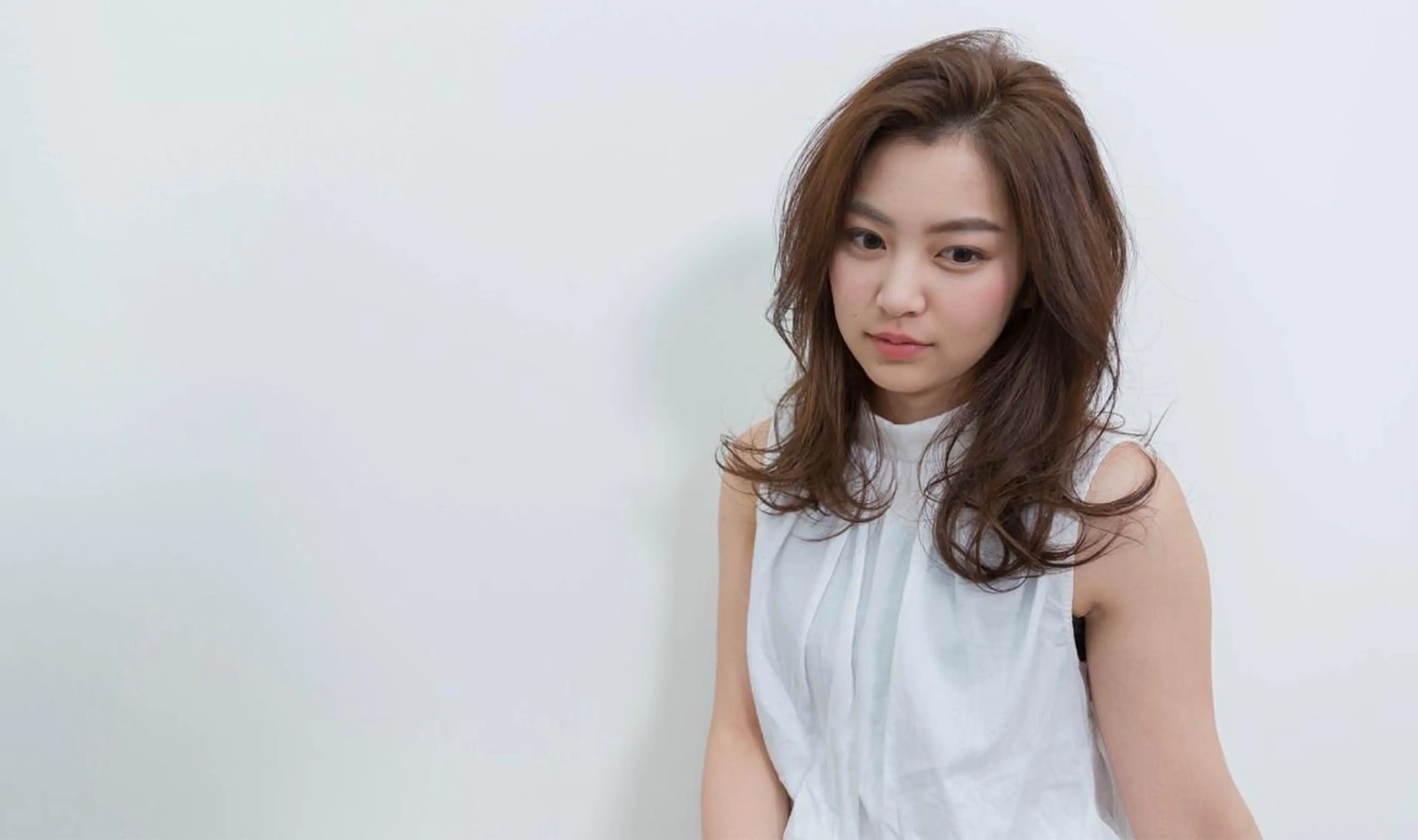 ミディアム カラー ツジガキ ユウスケのヘアスタイル