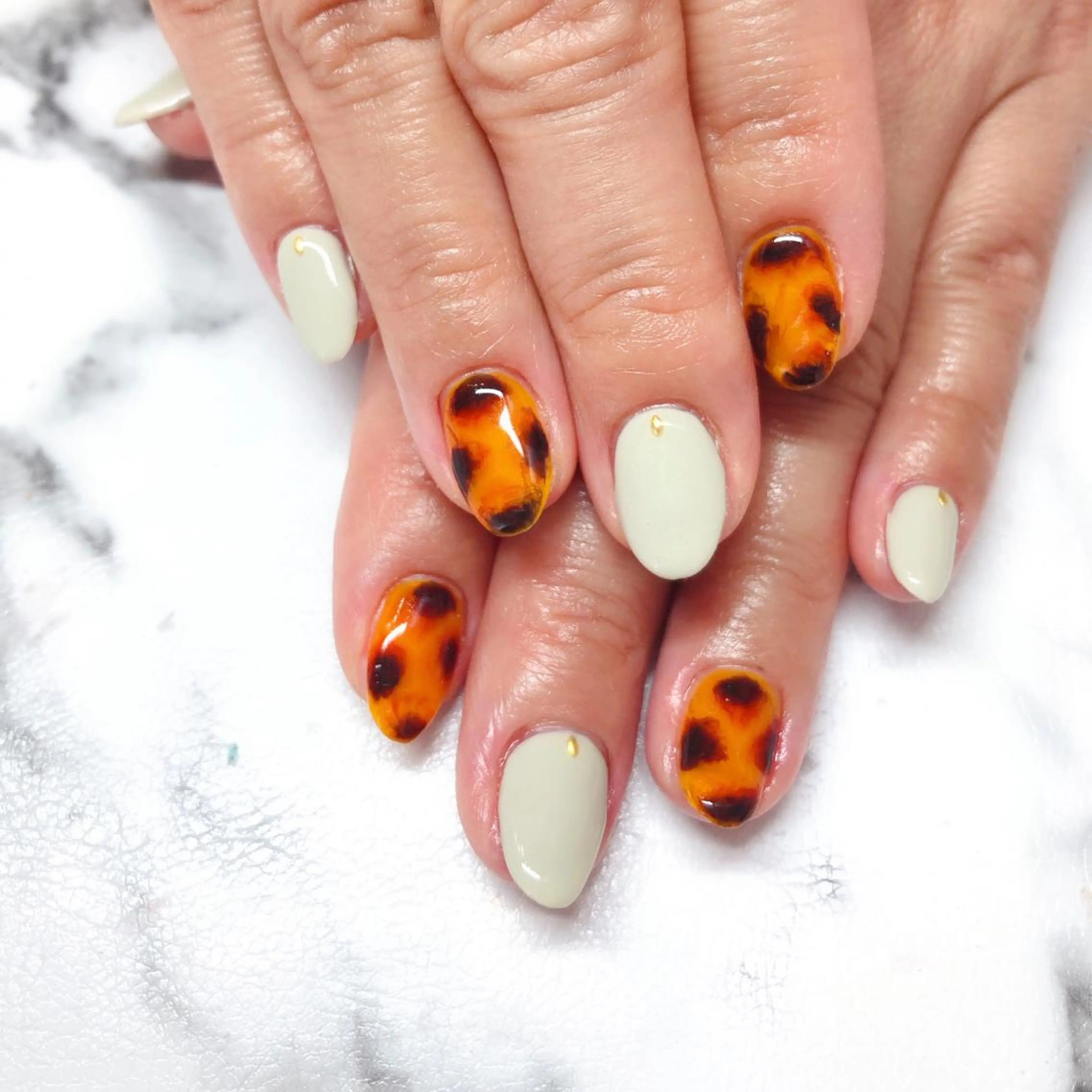 ネイル ハンドネイル マジック ミラーのネイルデザイン