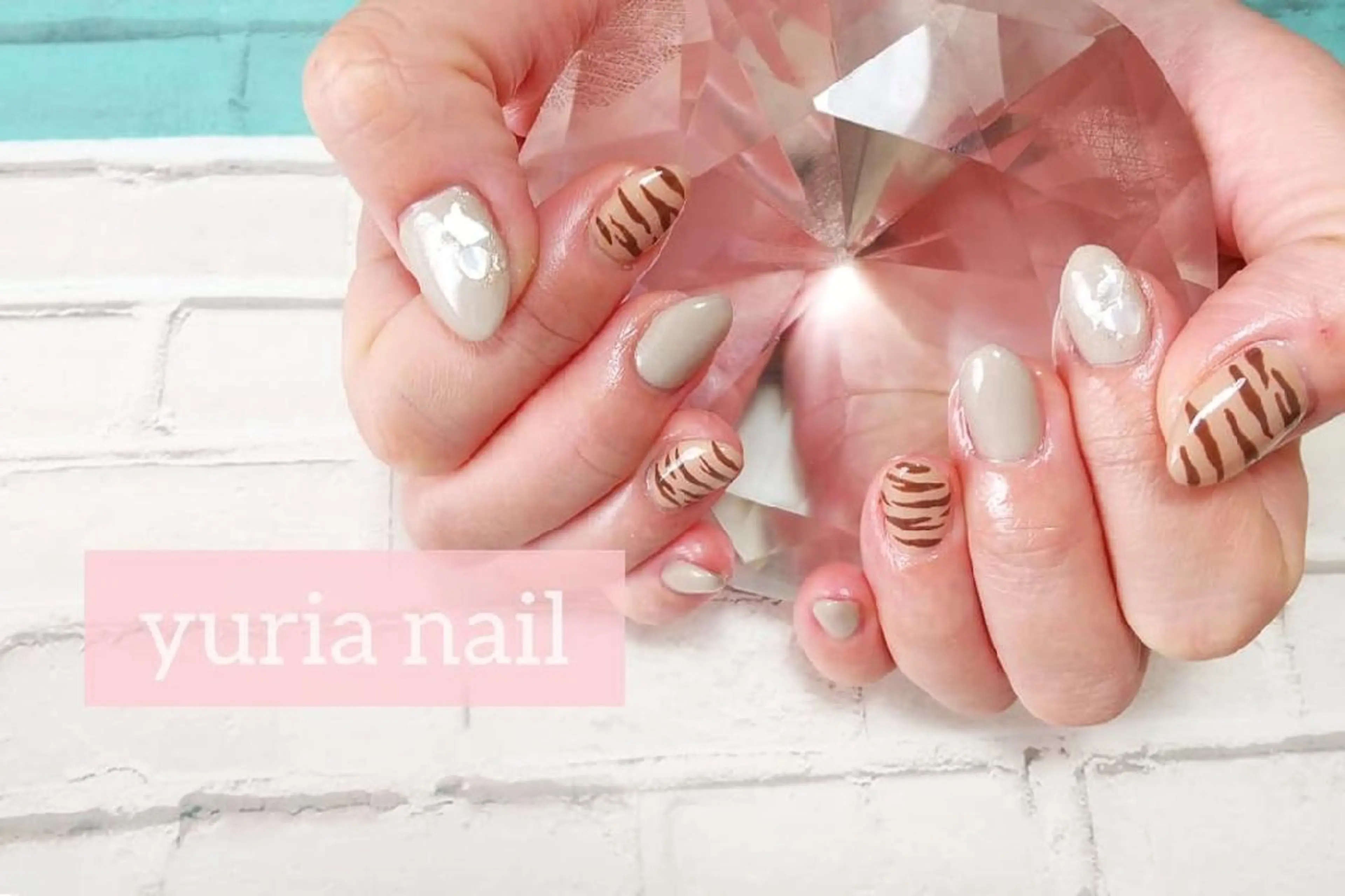 ネイル ジェルネイル ミラーネイル ニュアンスネイル ストーンネイル 小林 ゆりあのネイルデザイン