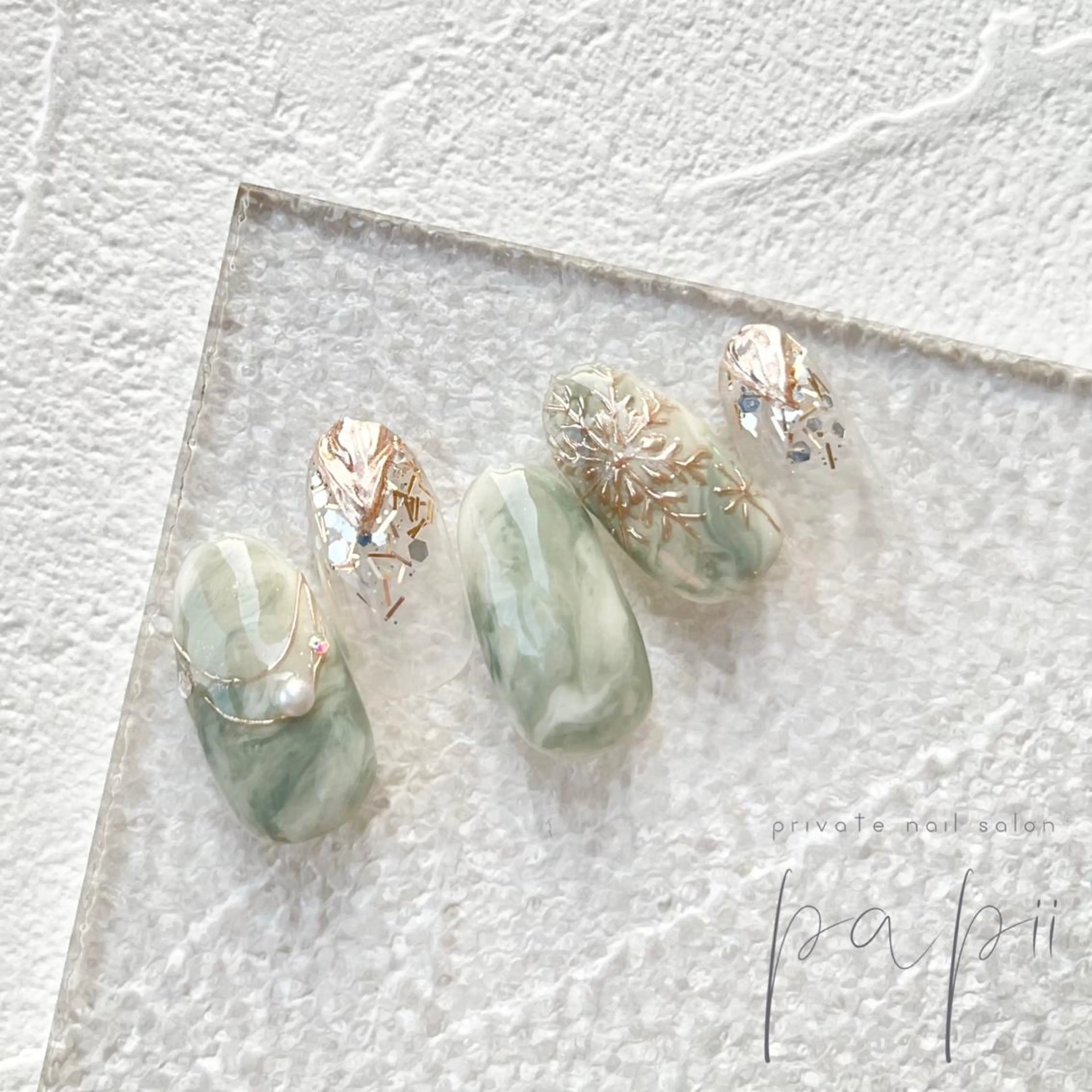 ネイル アートネイル グリーン 大理石ネイル(マーブル) ミラーネイル 冬ネイル ハンドネイル papii☆ kurodaのネイルデザイン