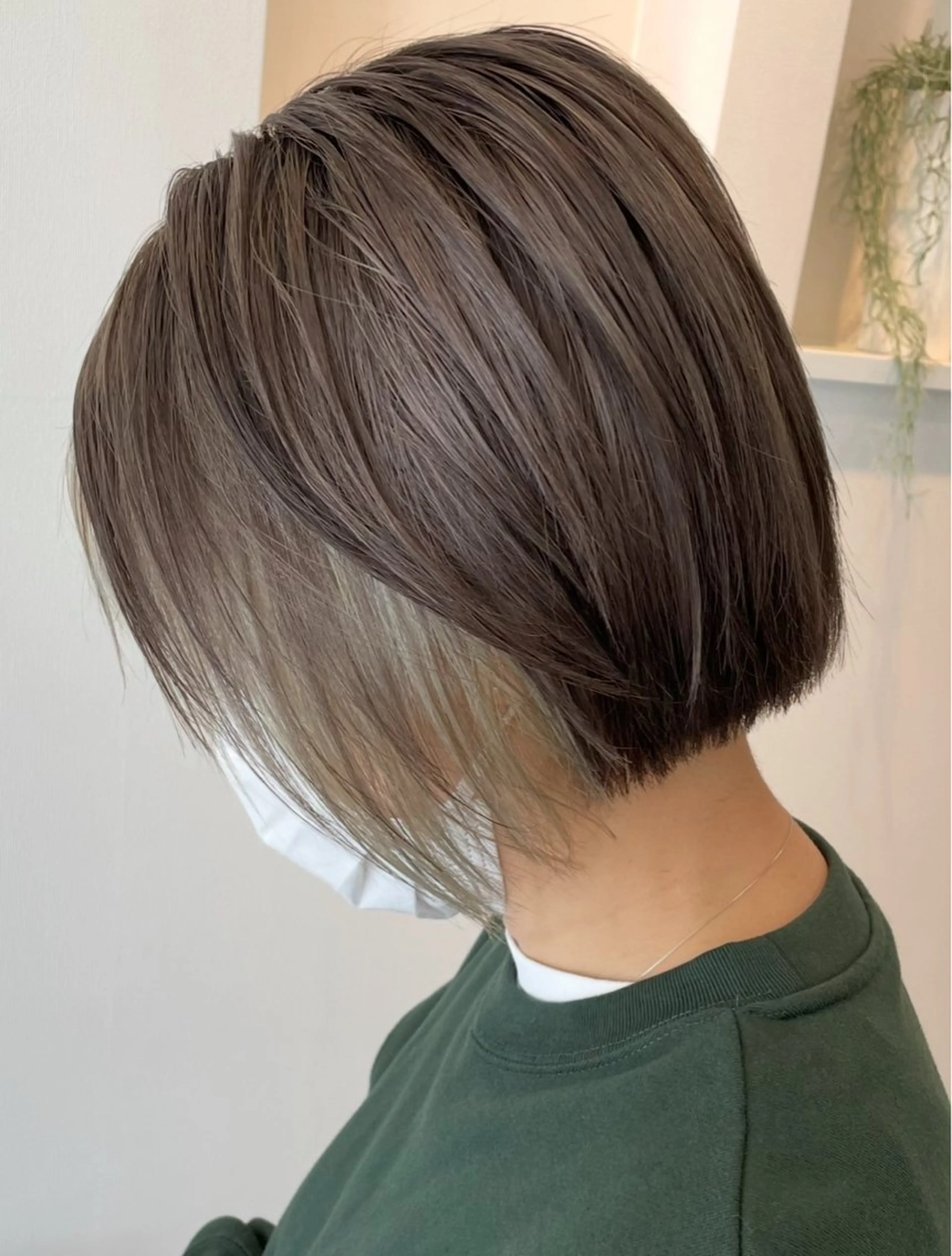 ミディアム カット ヘアカラー 白岩 良子のヘアスタイル