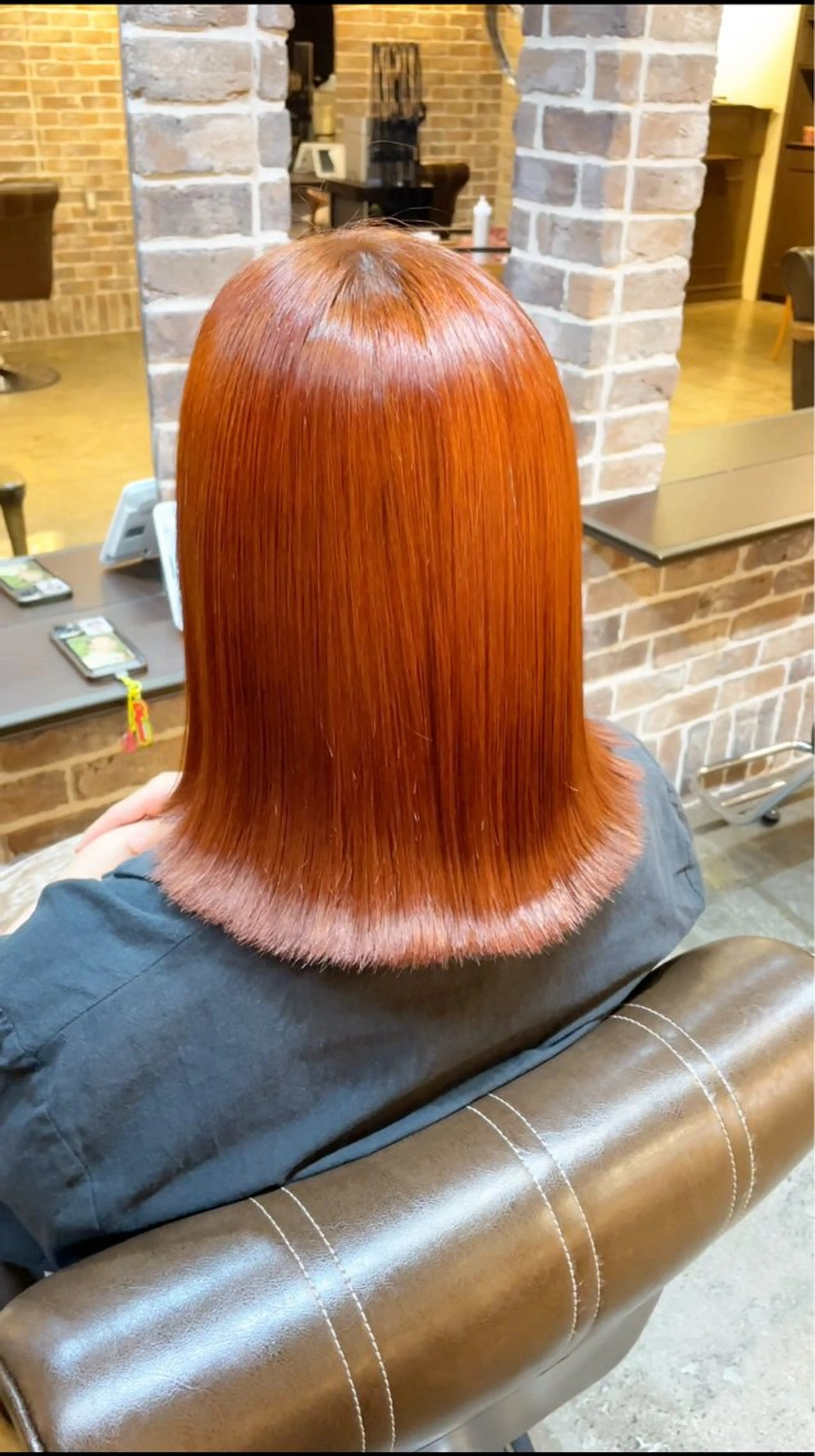 ミディアム カラー ブリーチ ブラウンカラー ブリーチなしカラー オレンジ オレンジブラウン 艶カラー/インナー /グラデ/大西小百合のヘアスタイル