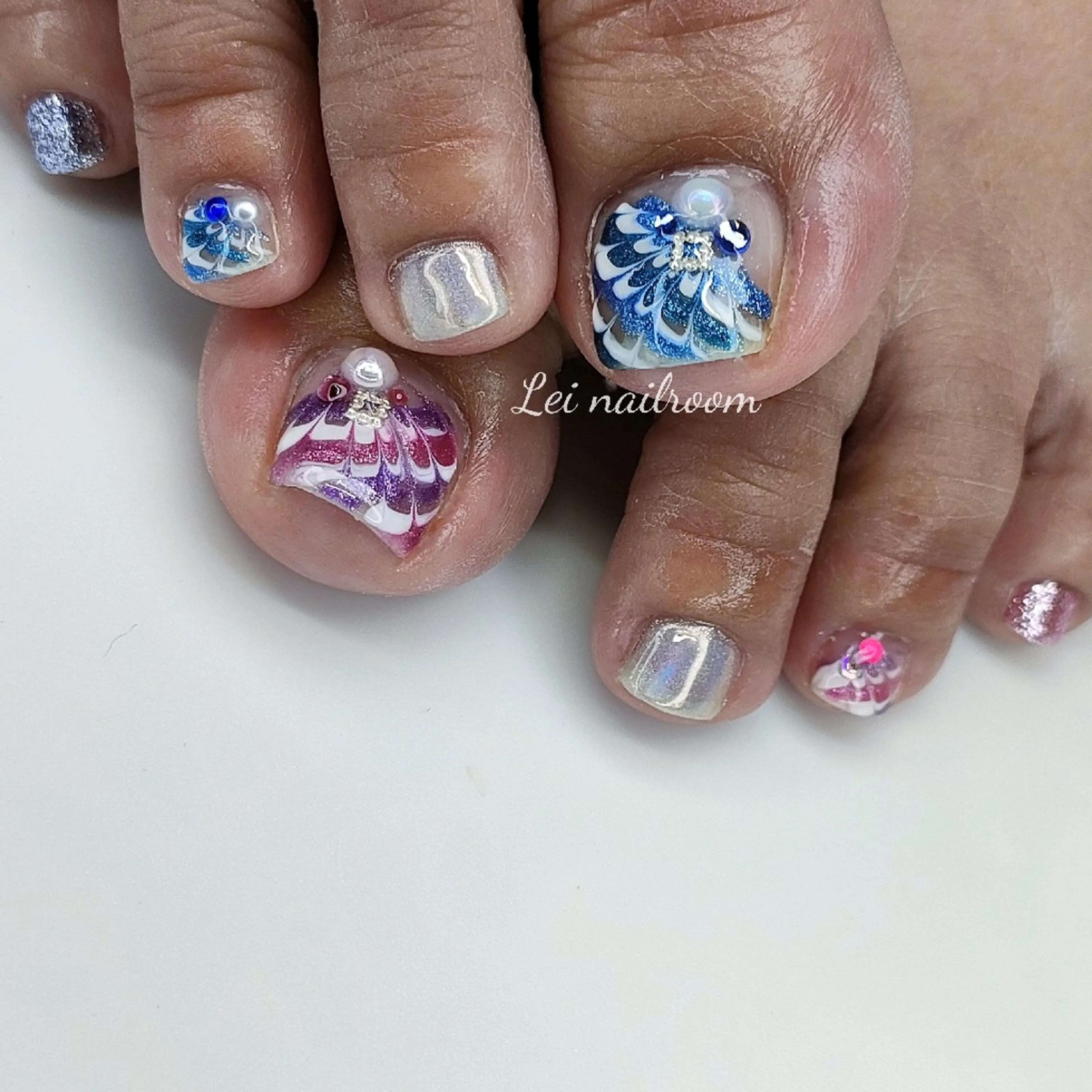 ネイル フットネイル ピーコックネイル lei🌼 nailroomのネイルデザイン